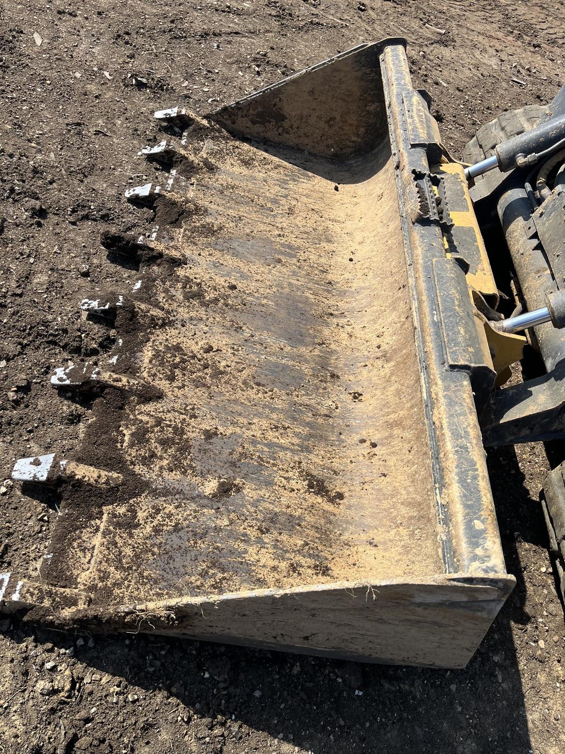 2023 John Deere 325G Image