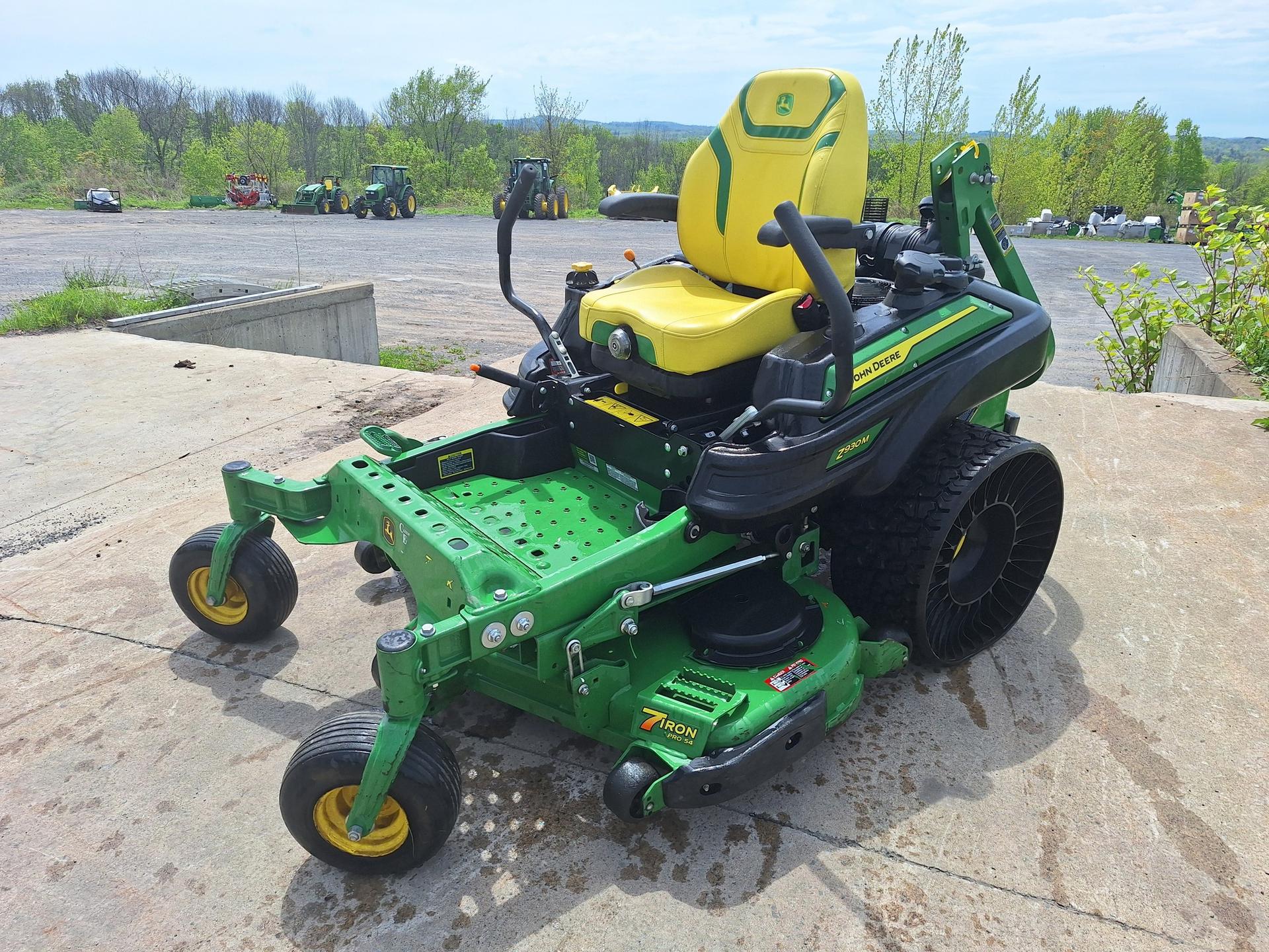 2023 John Deere Z930M Image