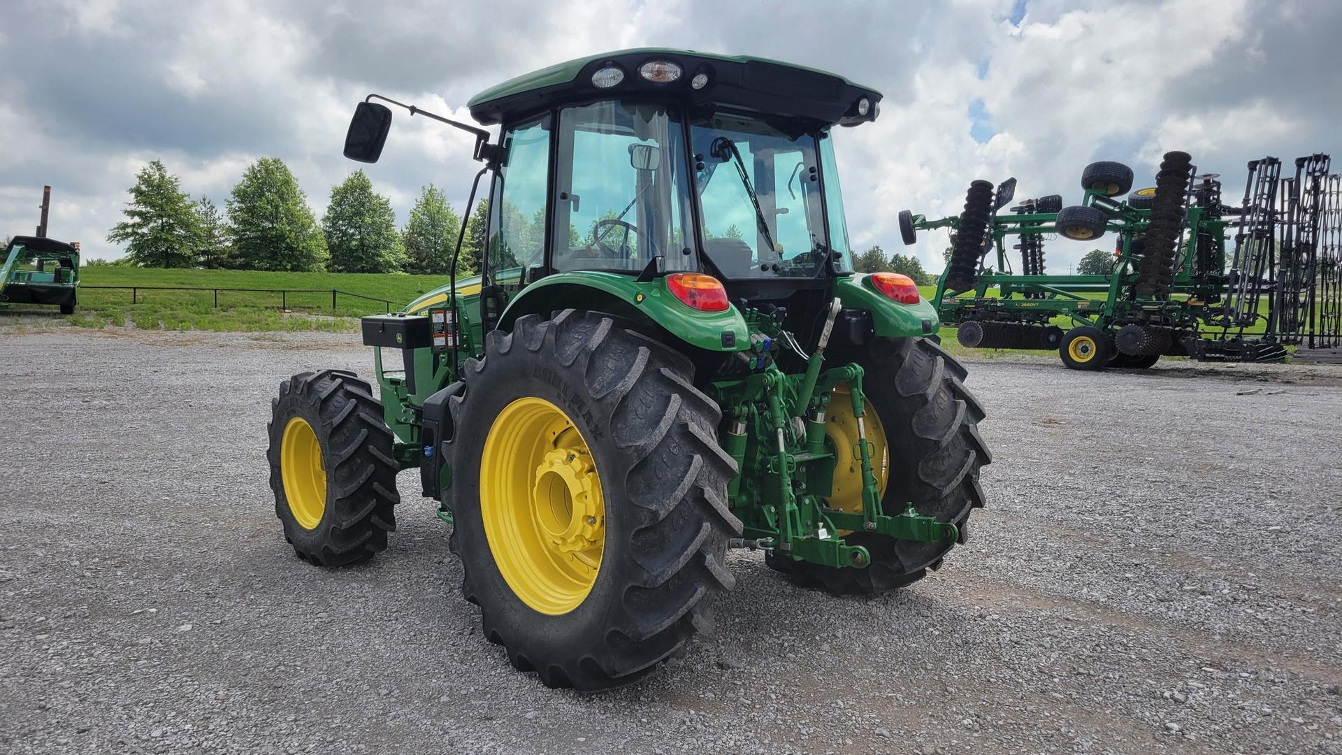 2023 John Deere 5105M Image