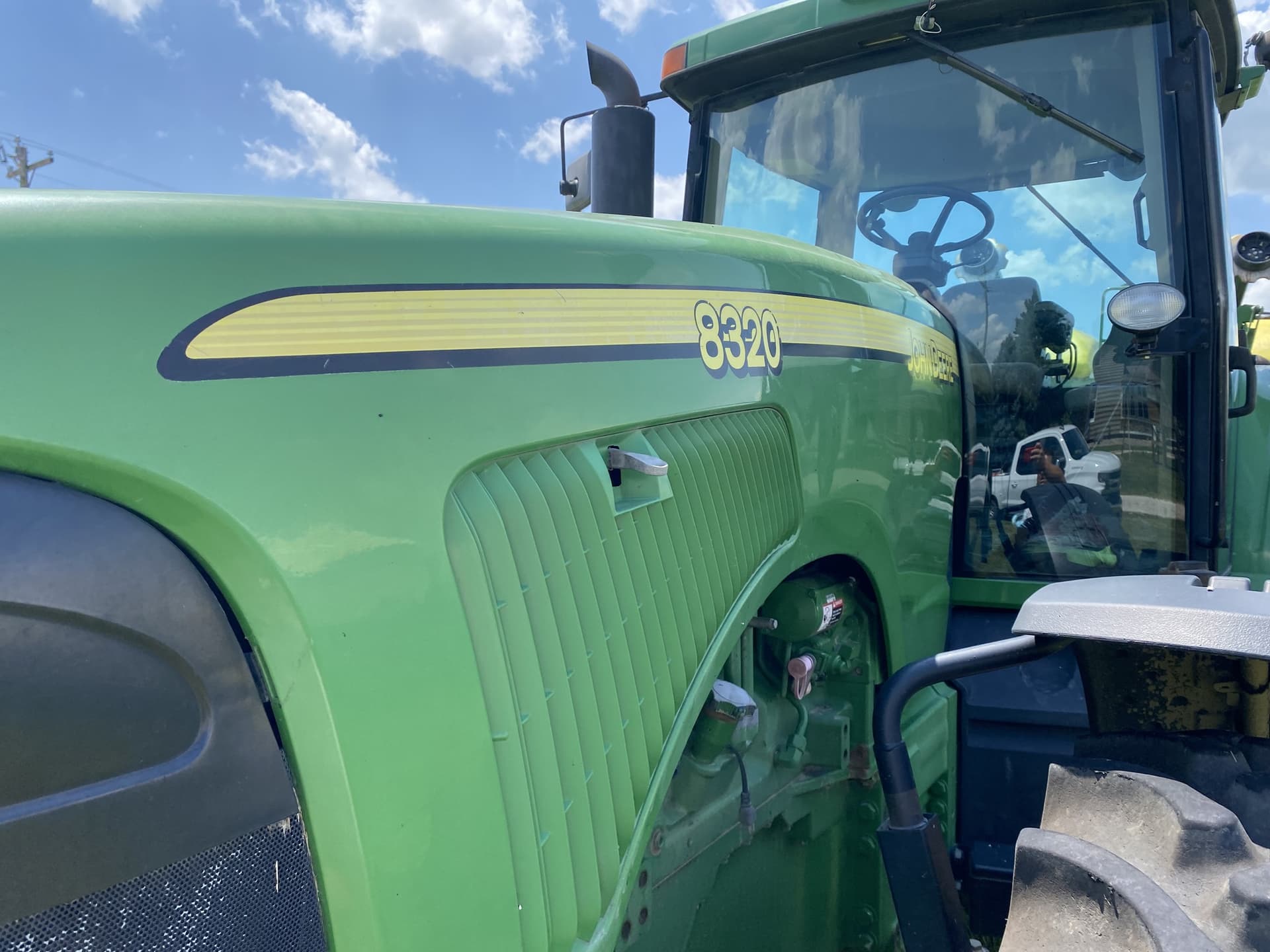 2004 John Deere 8320 Image