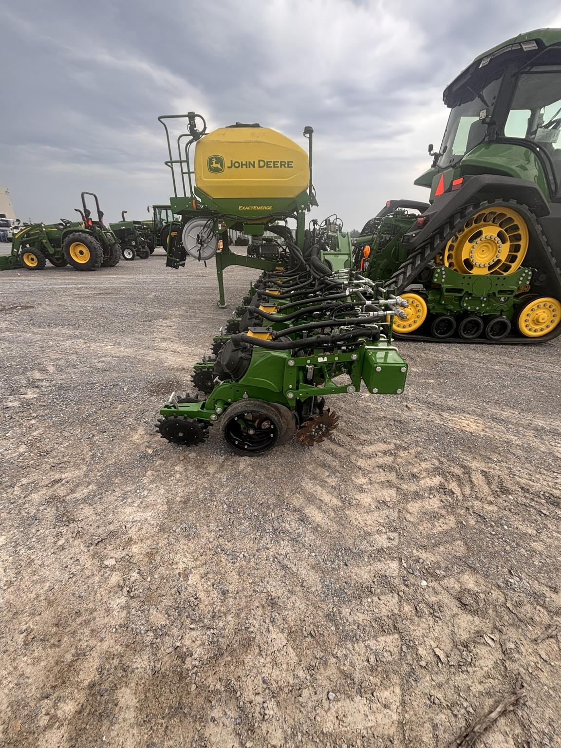 2024 John Deere 1725 CCS Image