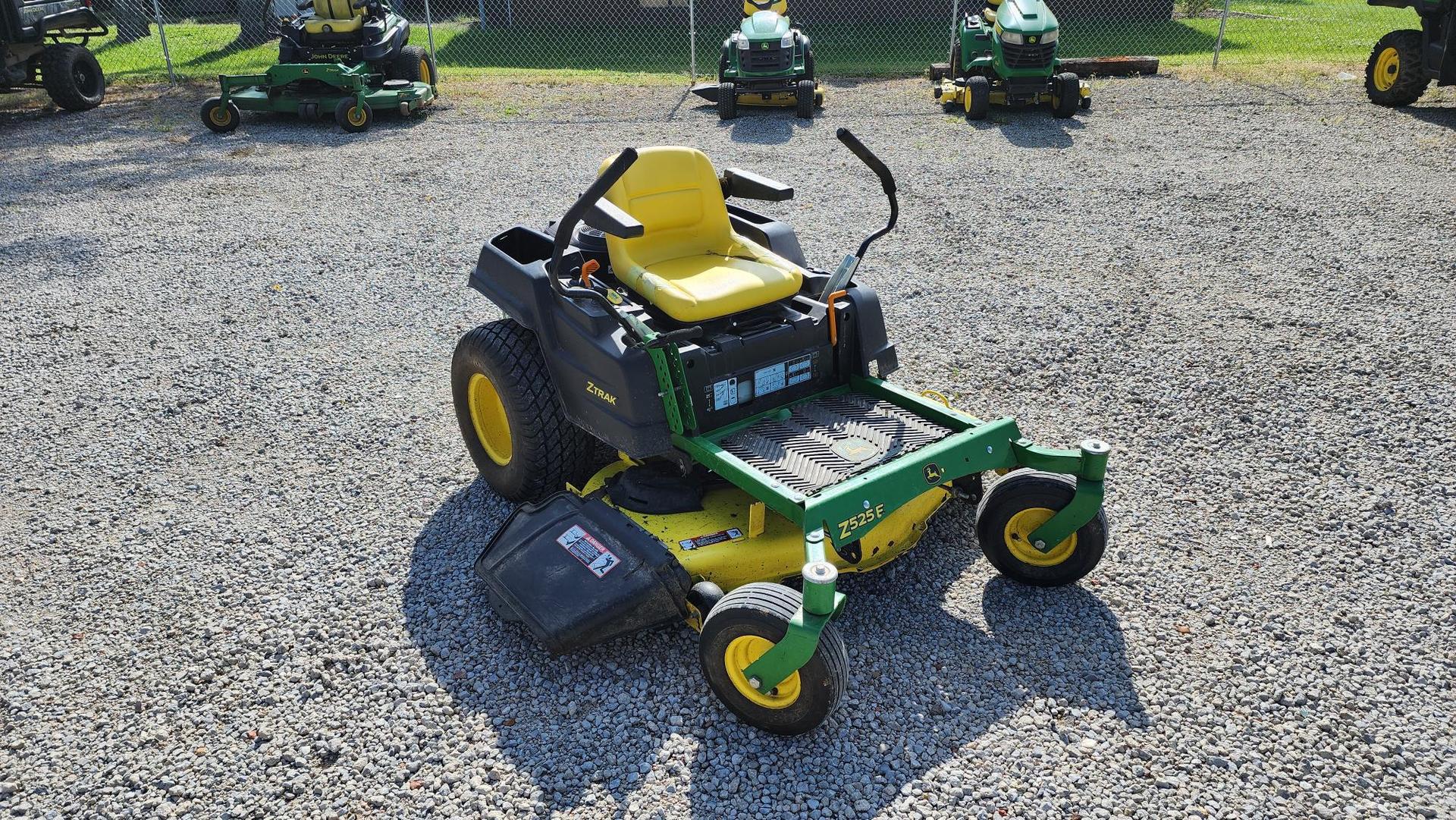 2017 John Deere Z525E Image