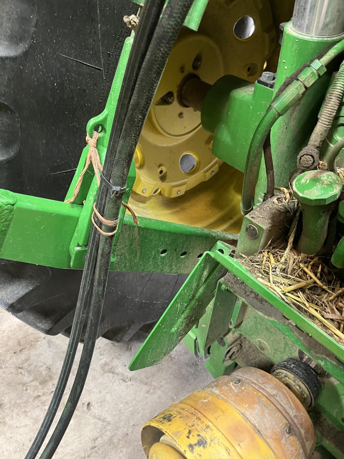 2013 John Deere 6190R Image