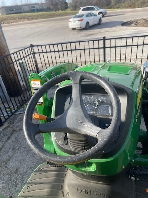 2023 John Deere 3033R Image