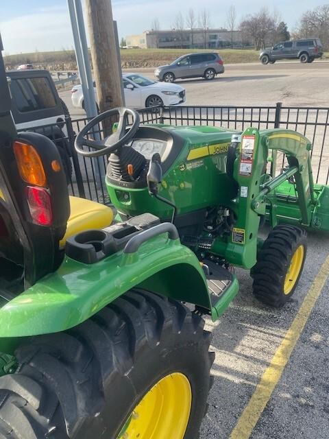 2023 John Deere 3033R Image