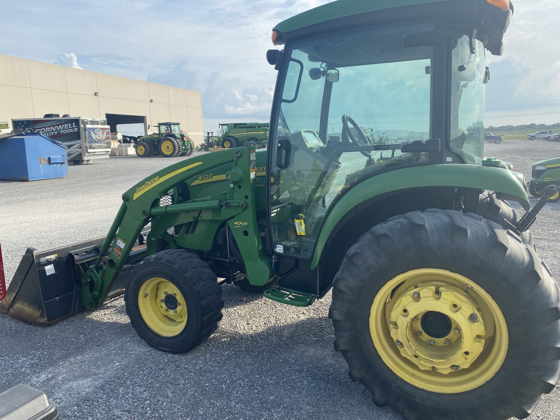 2011 John Deere 4720 Image