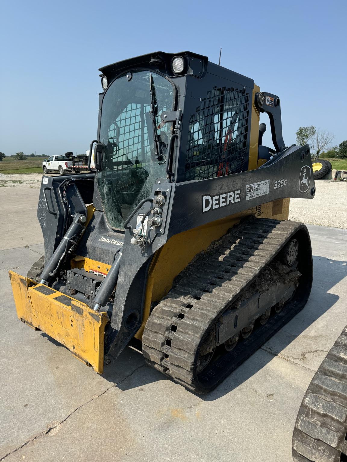 2023 John Deere 325G Image