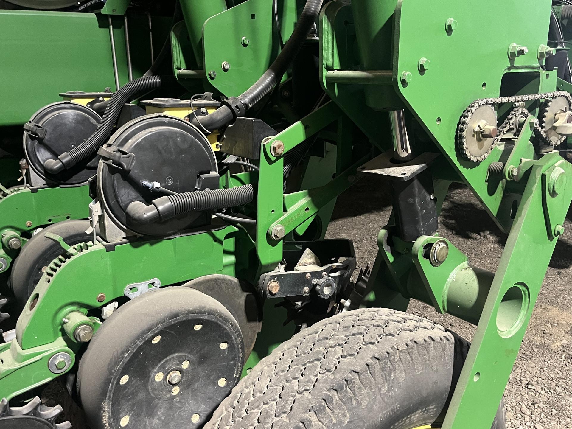 2013 John Deere 1770NT CCS Image