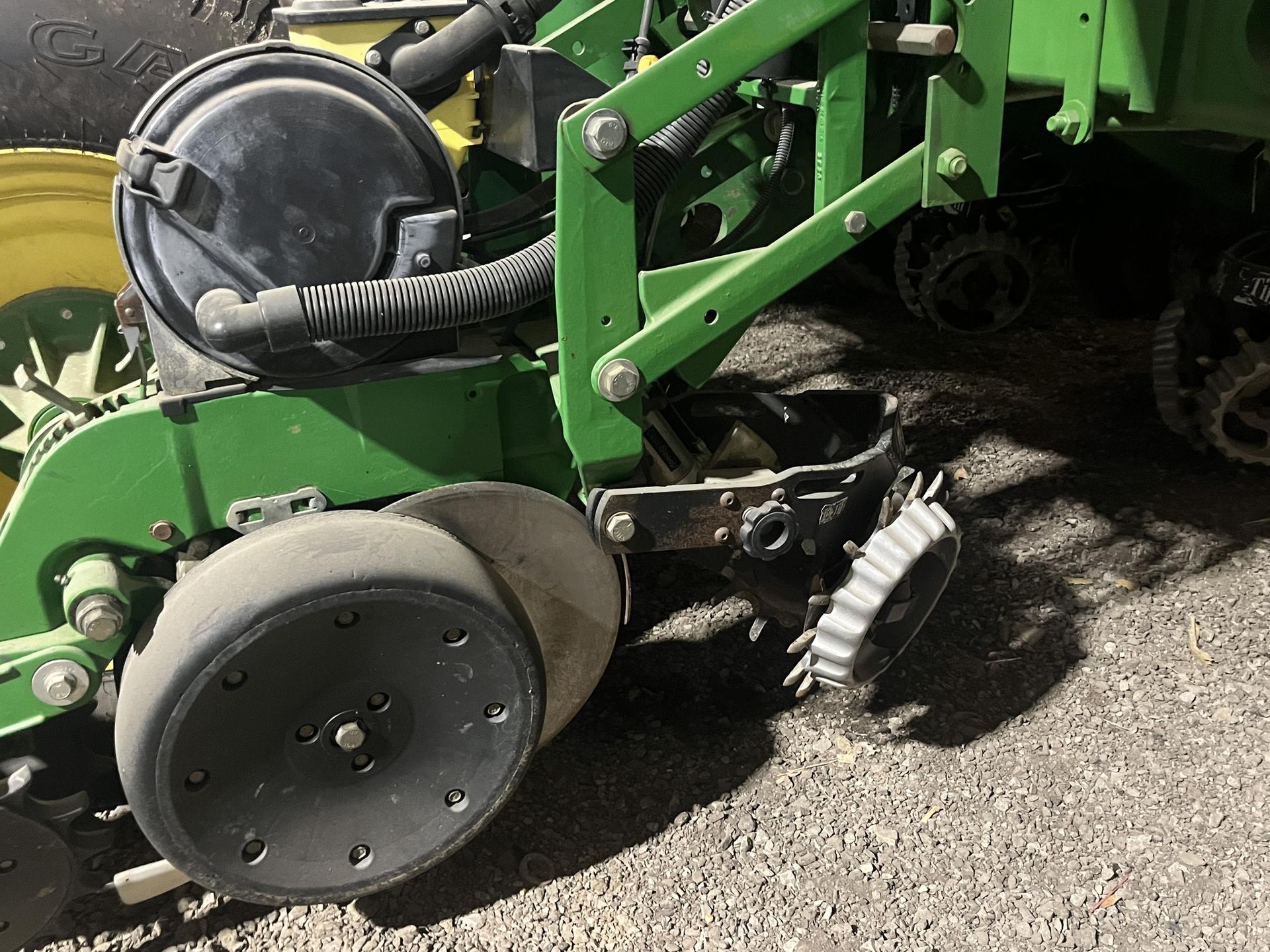 2013 John Deere 1770NT CCS Image