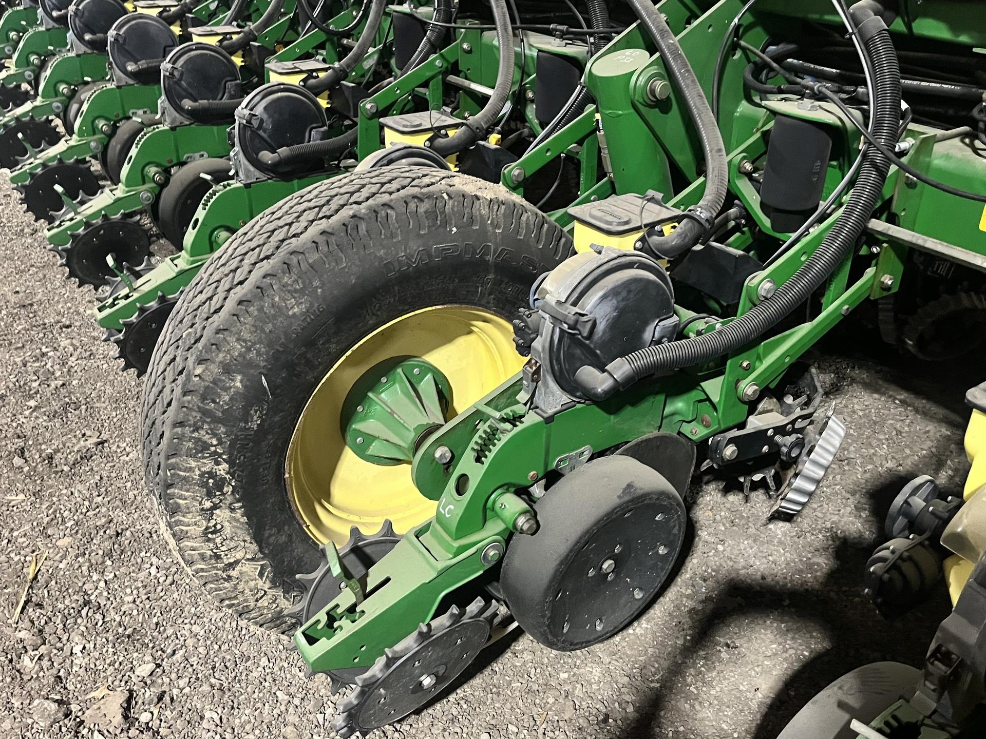 2013 John Deere 1770NT CCS Image