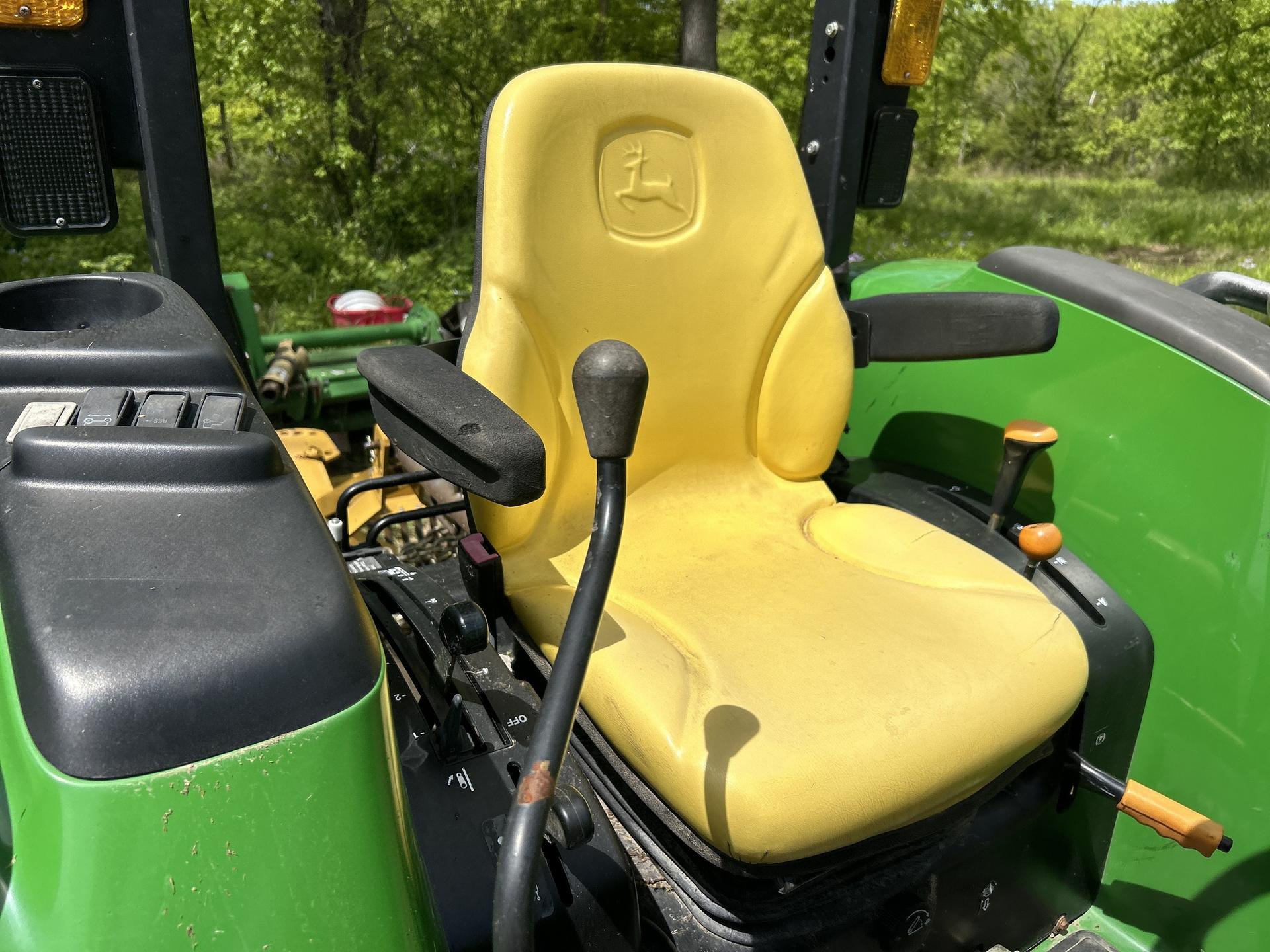 2009 John Deere 4320 Image