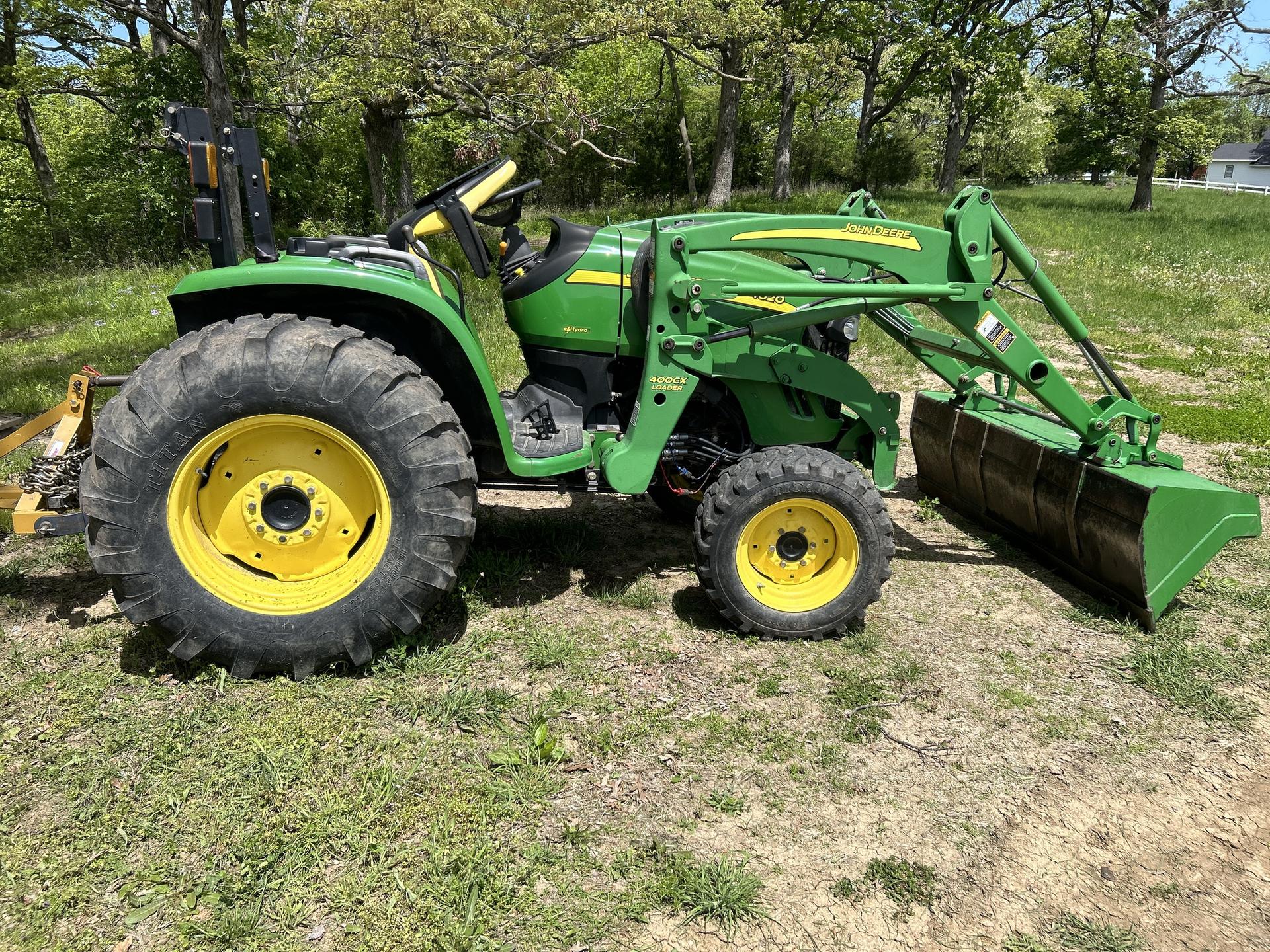 2009 John Deere 4320 Image