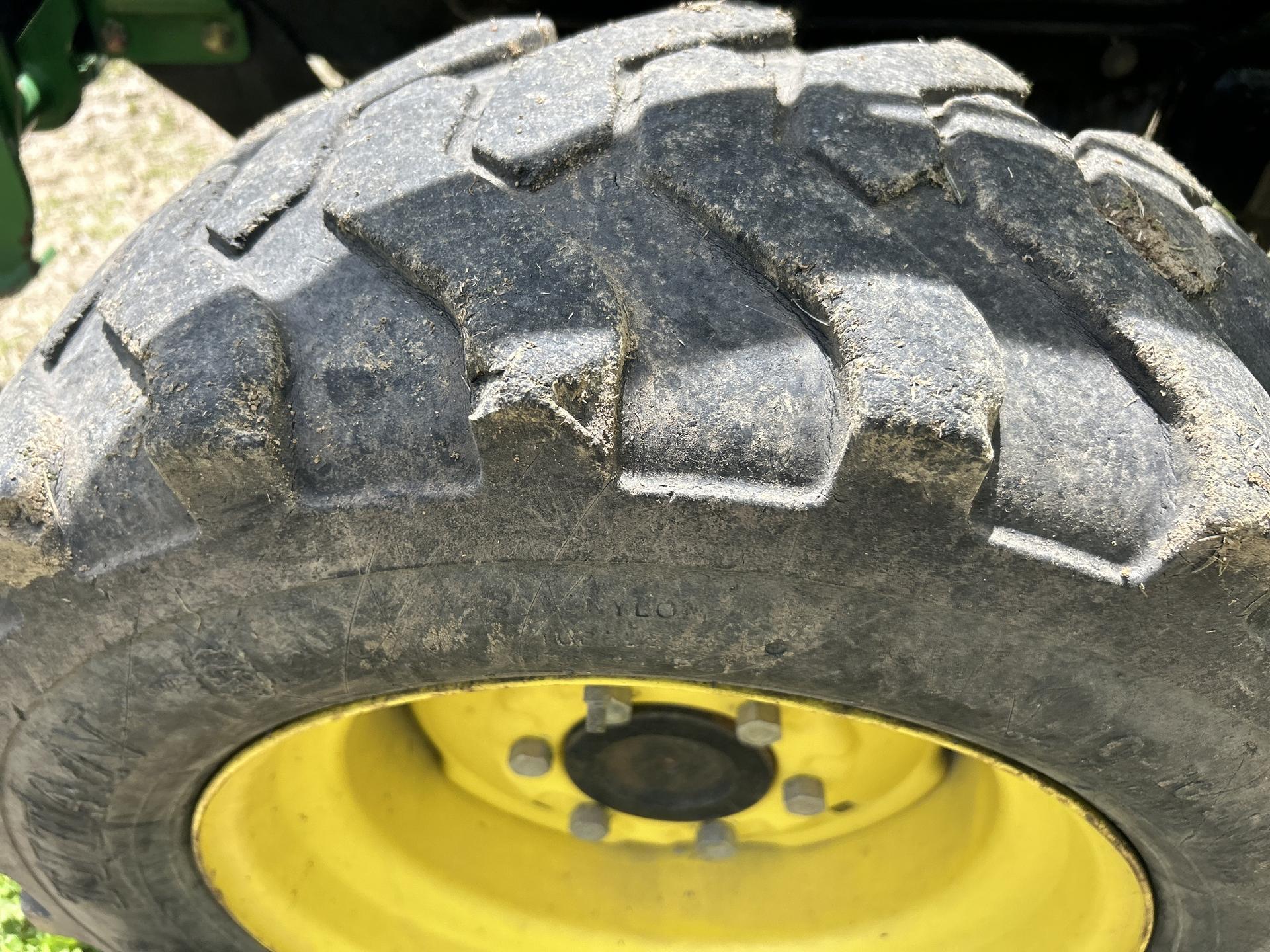 2009 John Deere 4320 Image