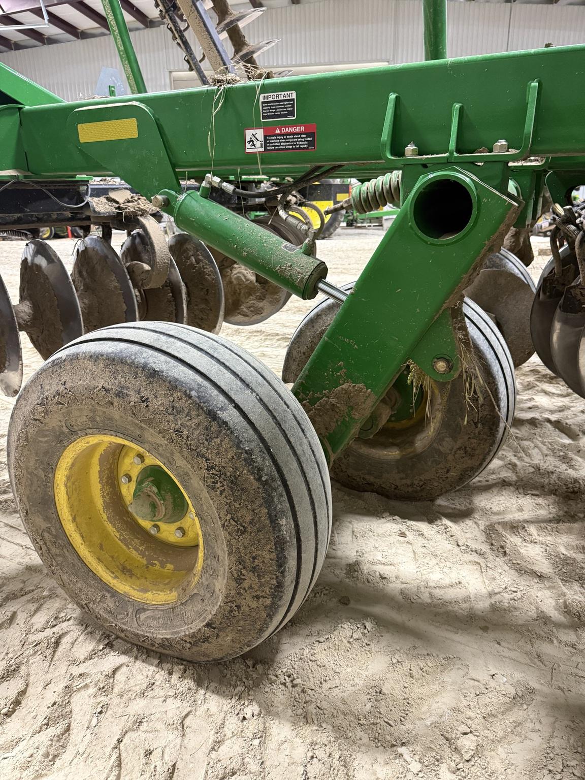 2013 John Deere 2623 Image