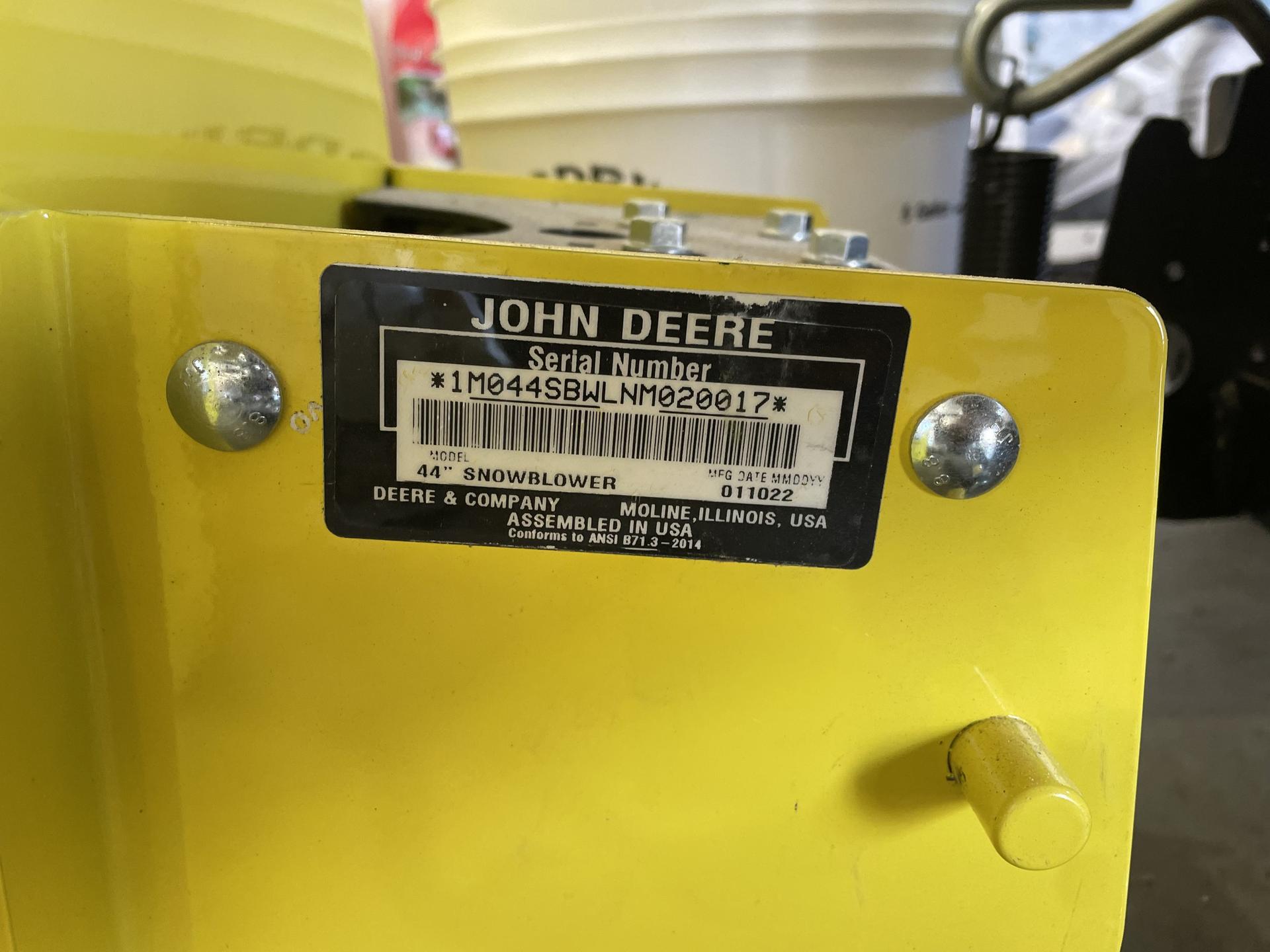 2022 John Deere 44″ SNOWBLOWER Image