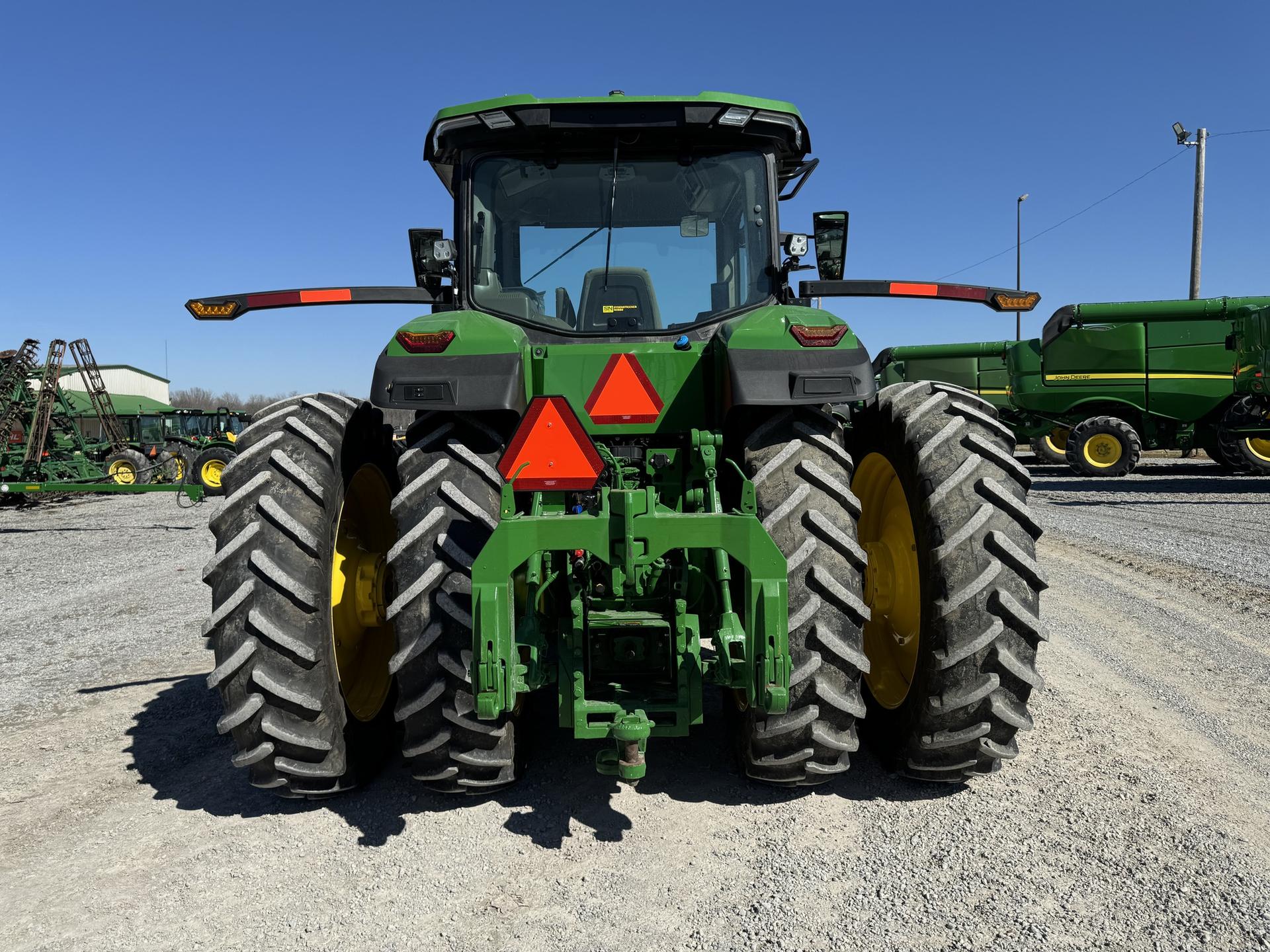 2024 John Deere 8R 340 Image