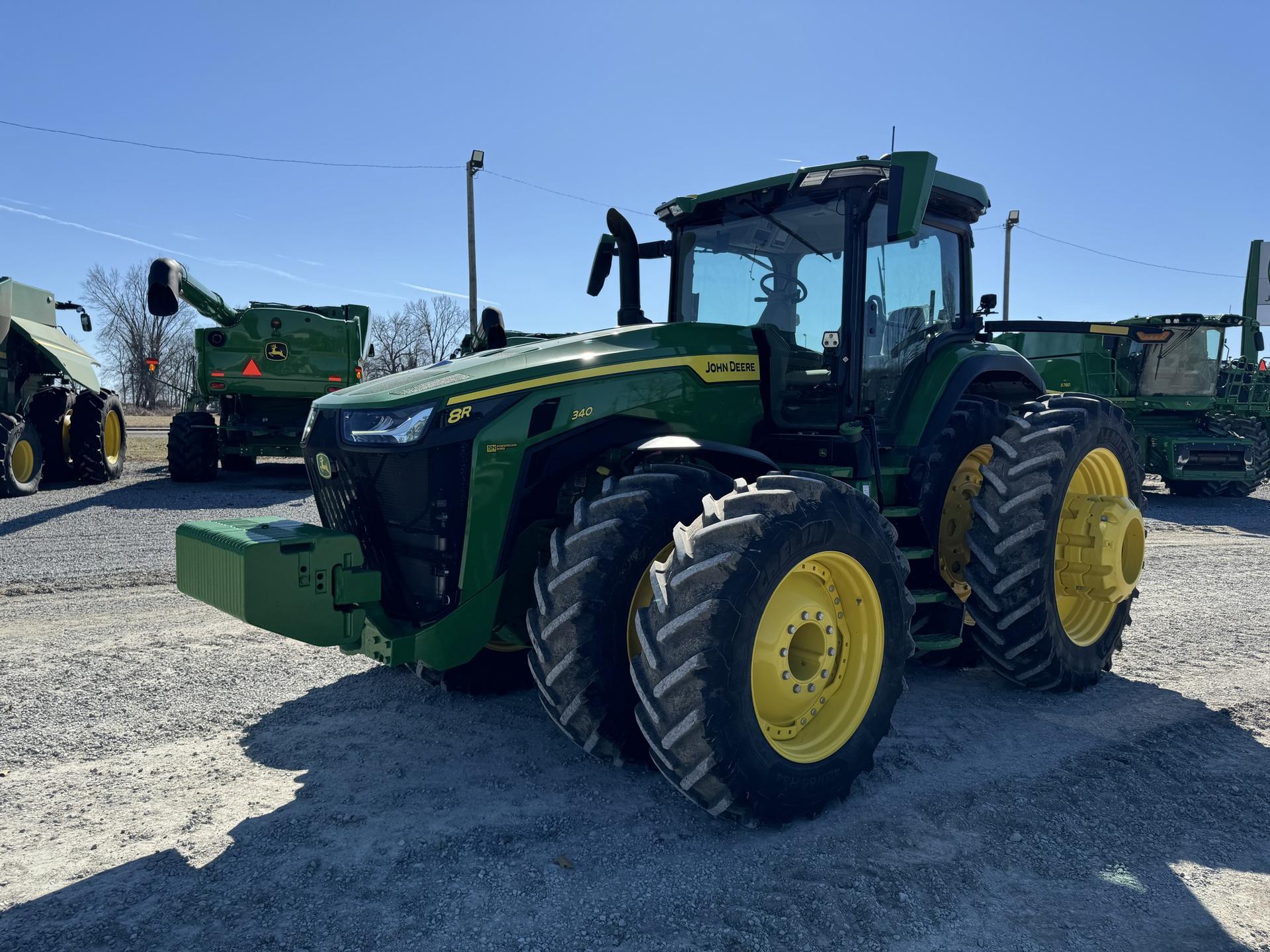2024 John Deere 8R 340 Image