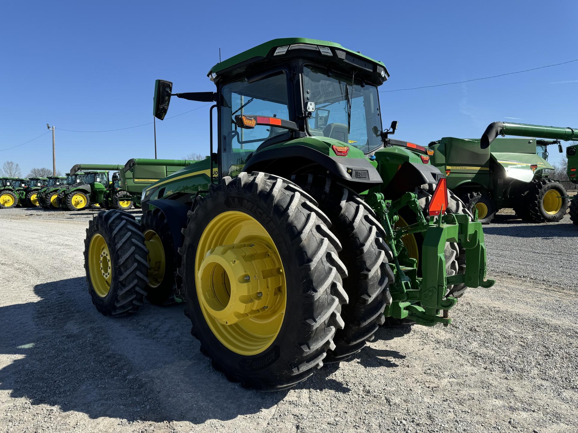 2024 John Deere 8R 340 Image