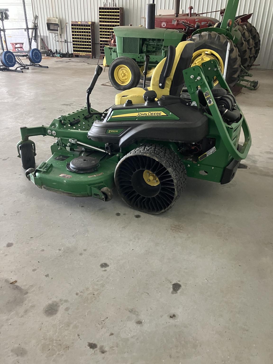 2020 John Deere Z950R Image
