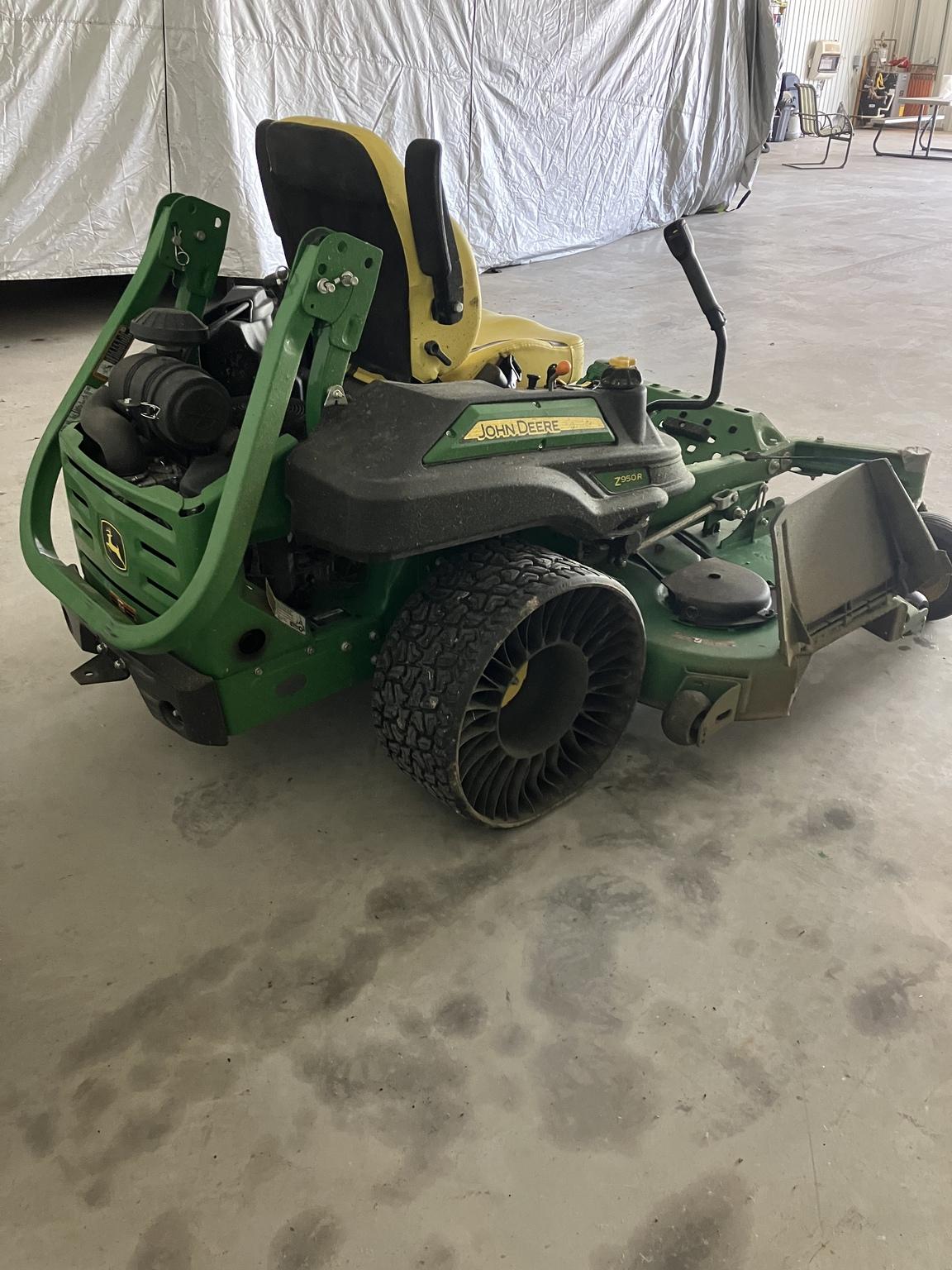 2020 John Deere Z950R Image