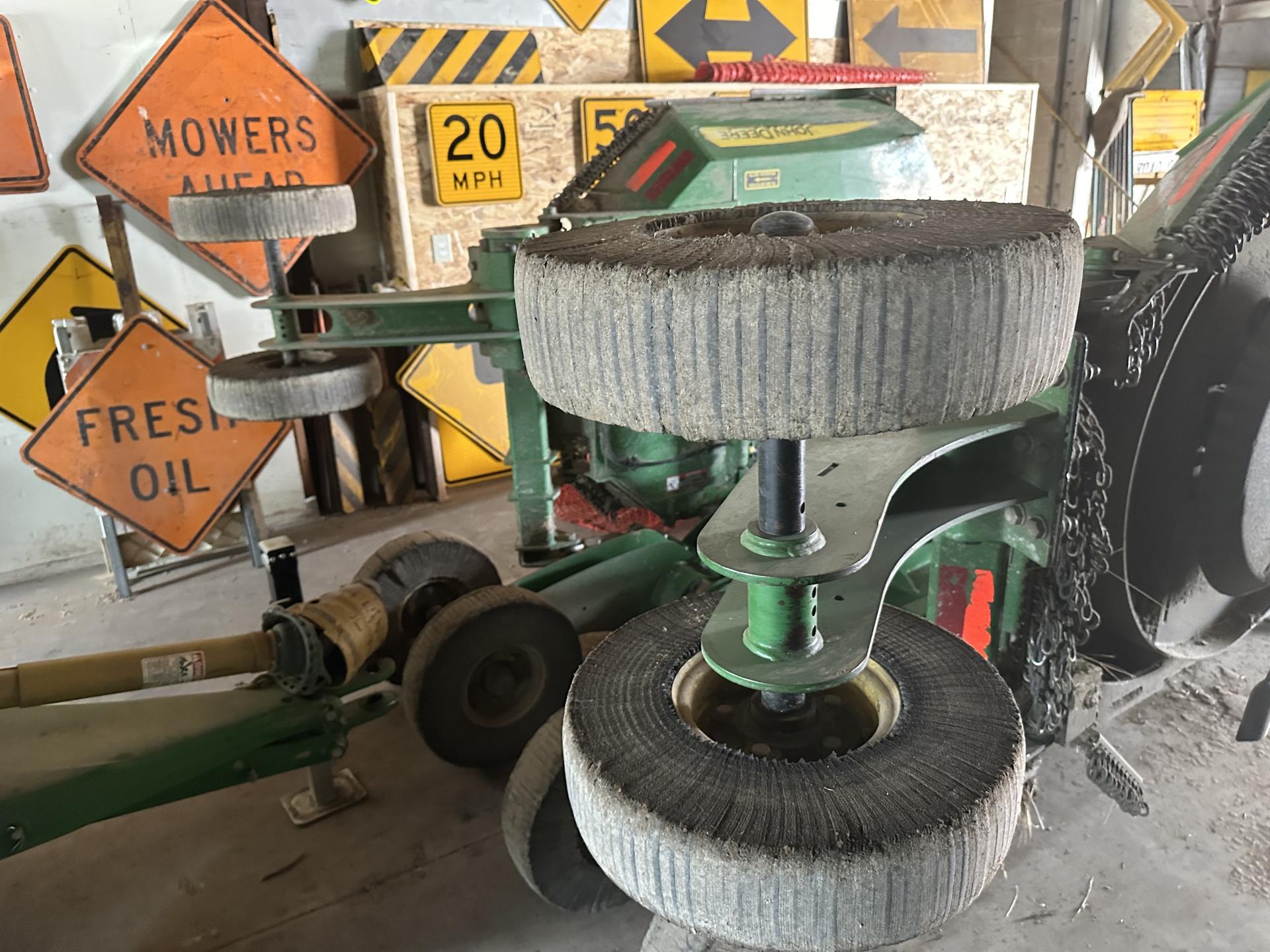 2022 John Deere R15 Image