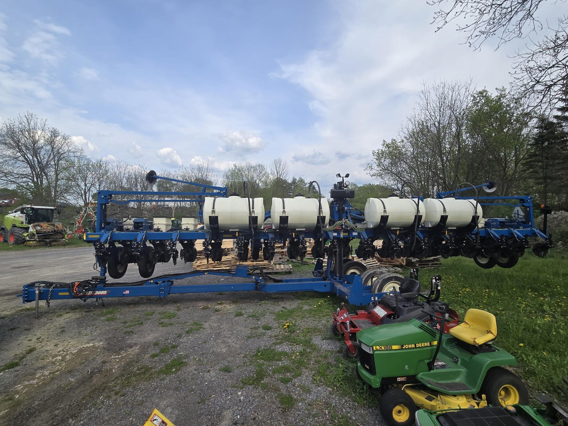 2022 Kinze 3605 Image