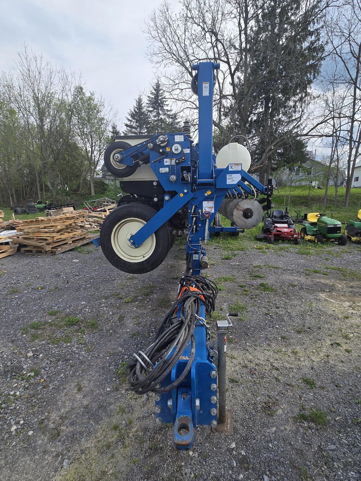 2022 Kinze 3605 Image
