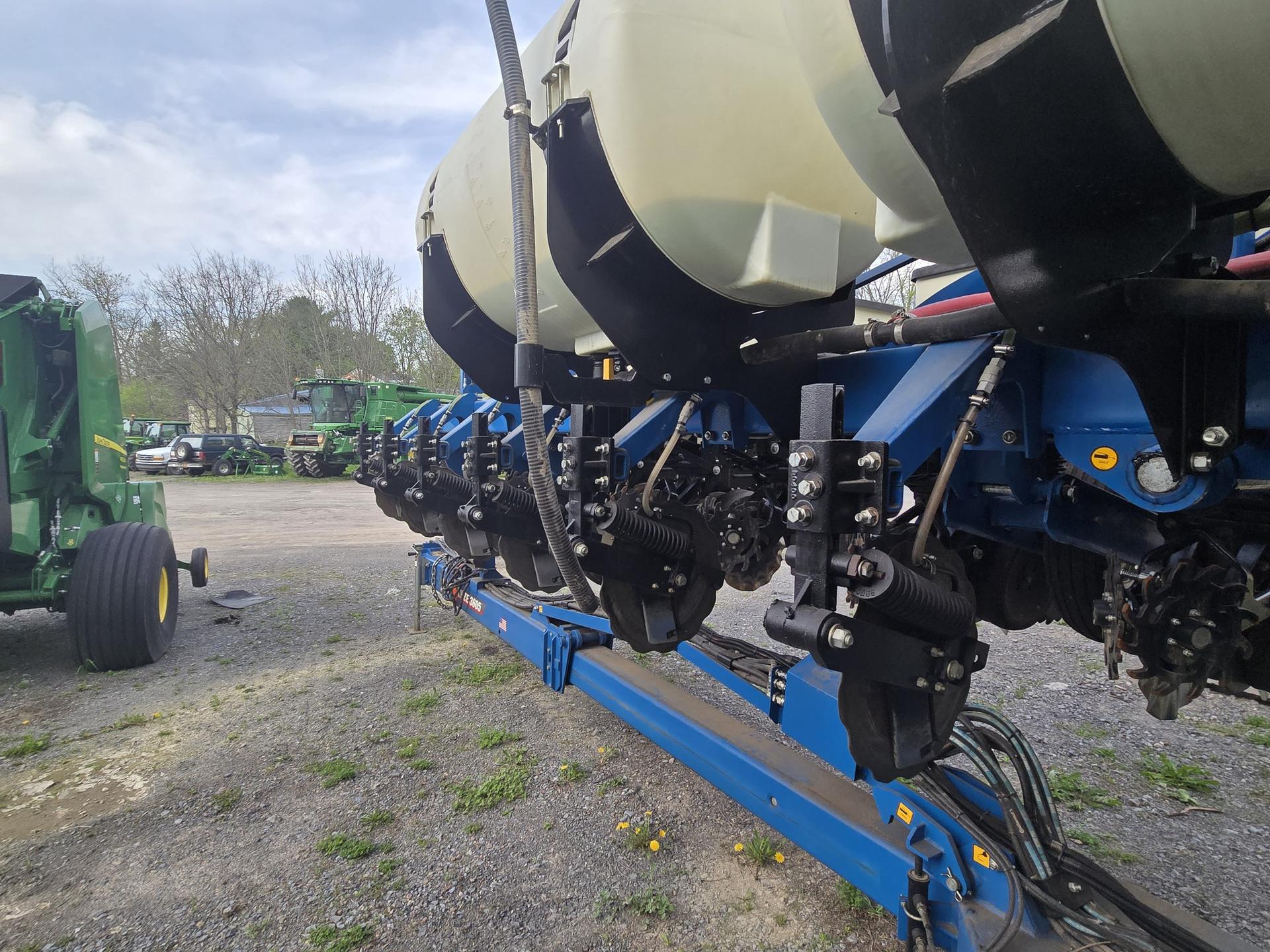2022 Kinze 3605 Image