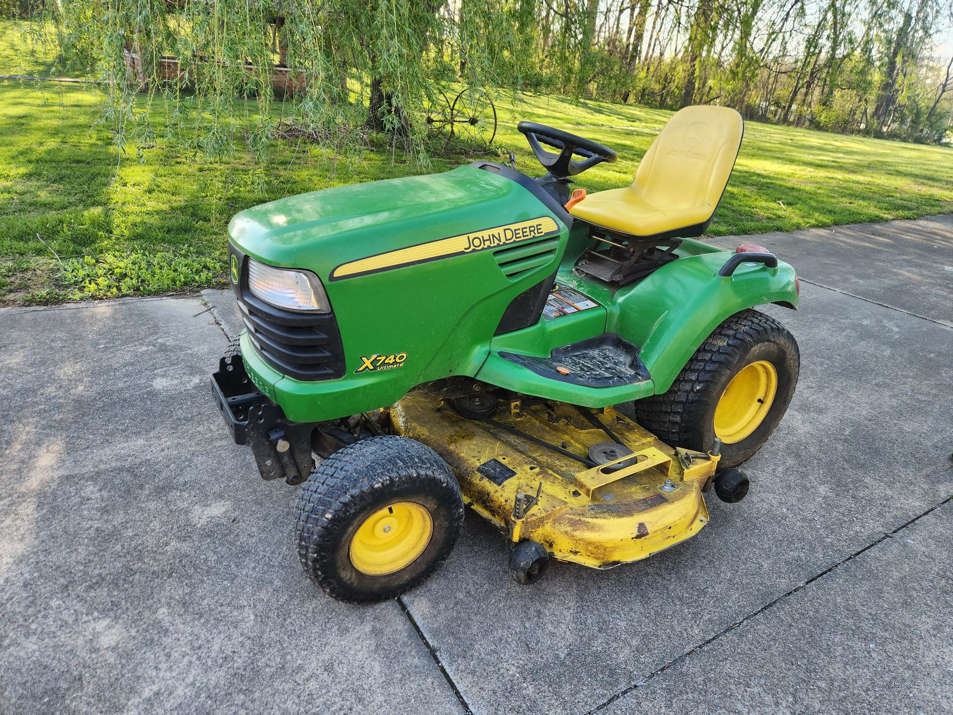 2008 John Deere X740 Image