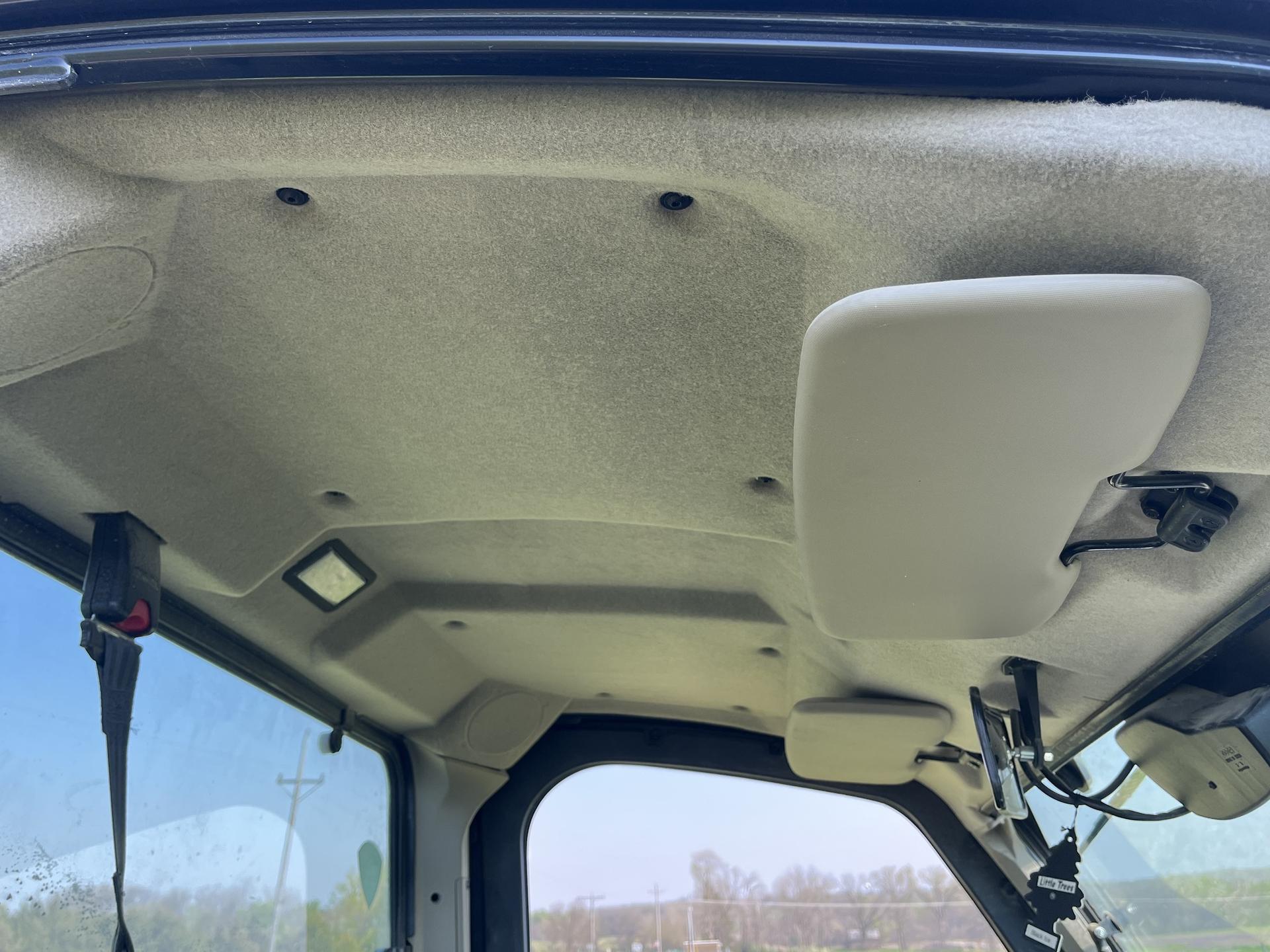 2022 John Deere XUV 835M Image
