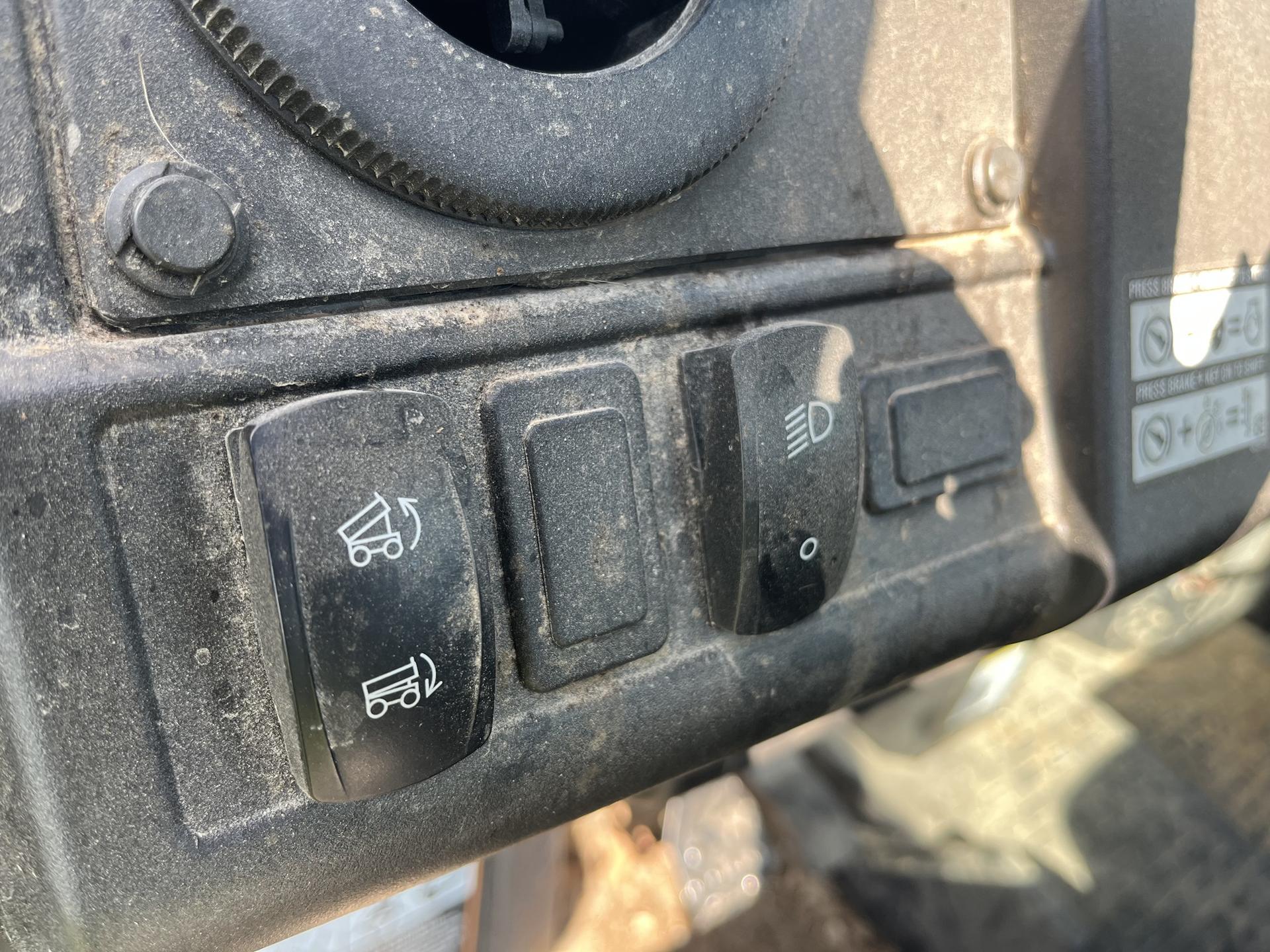 2022 John Deere XUV 835M Image