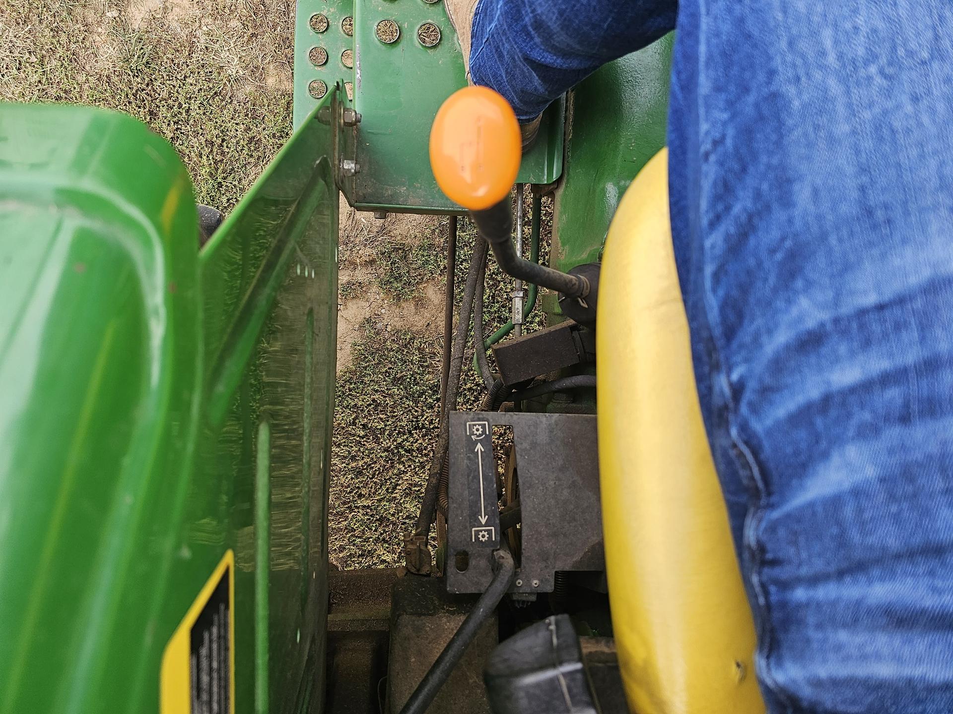 2010 John Deere 5045D Image