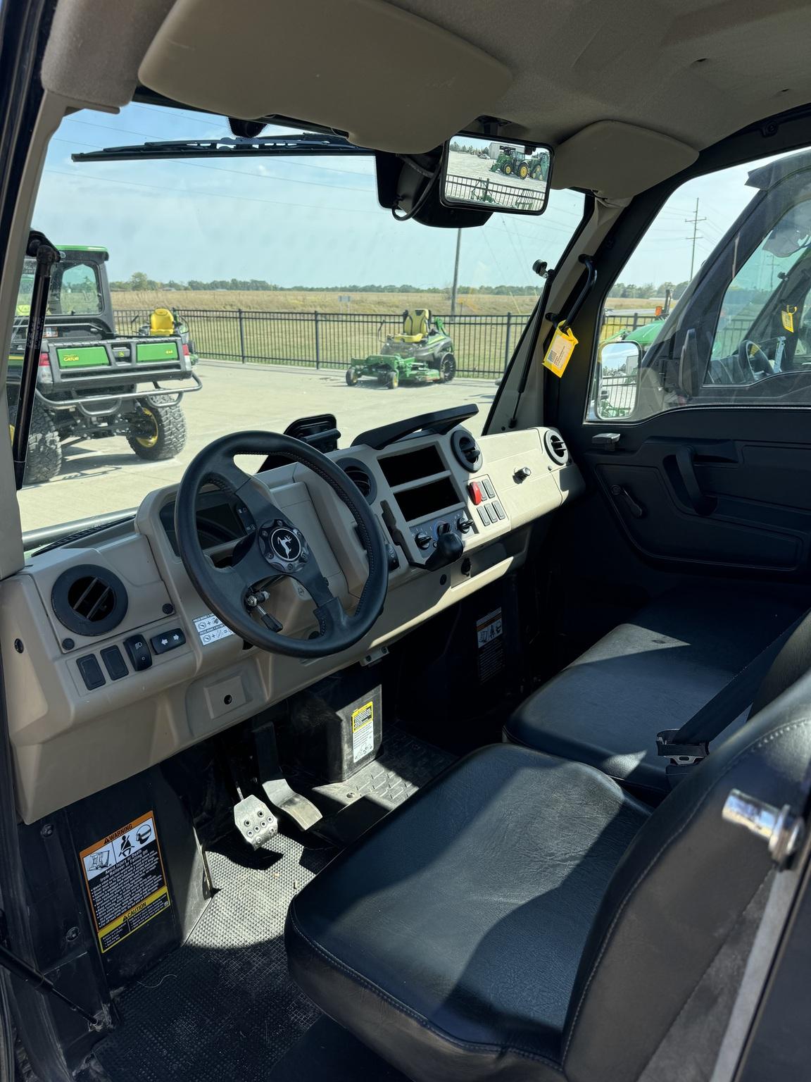 2022 John Deere XUV 835R Image