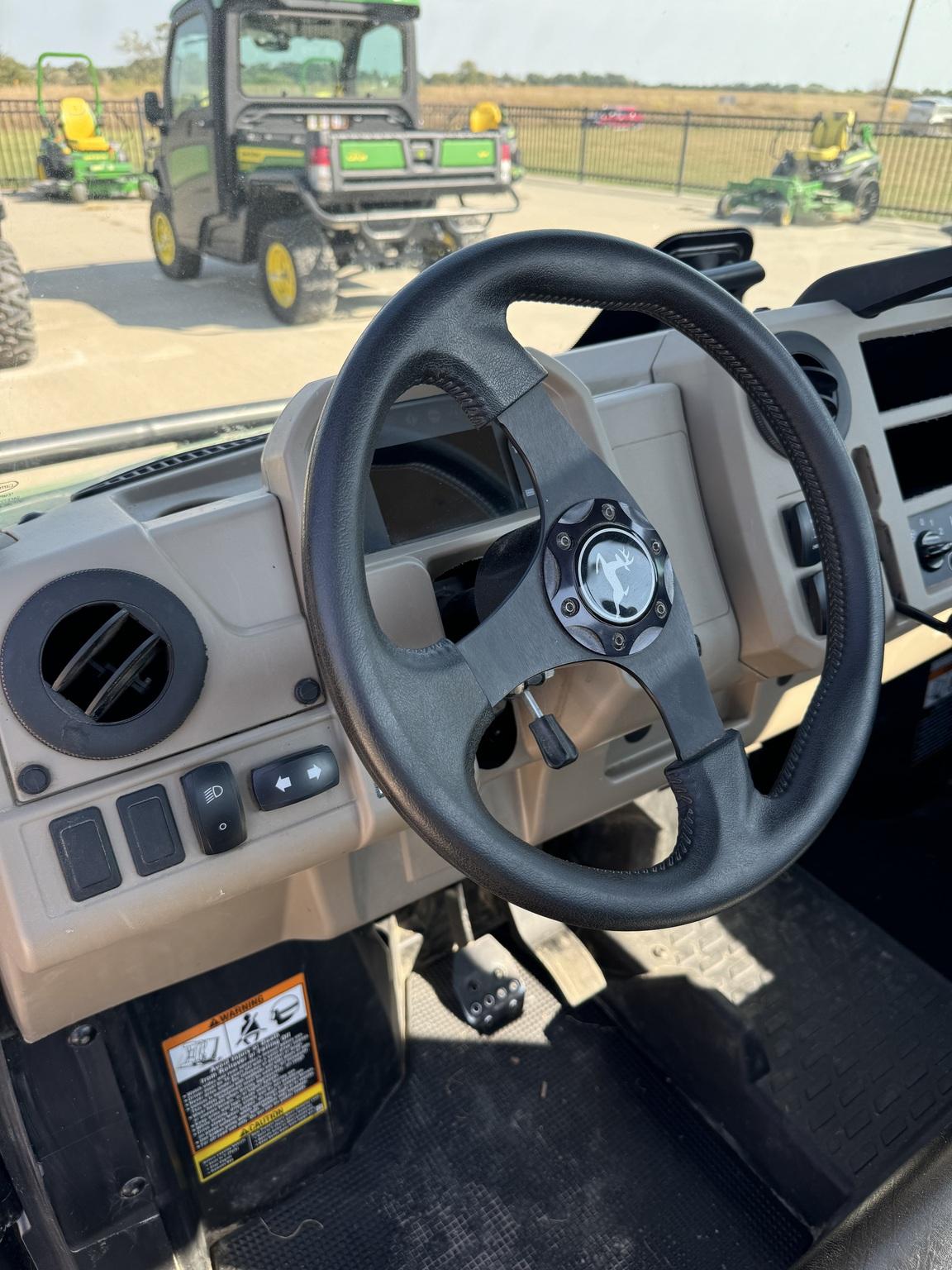 2022 John Deere XUV 835R Image