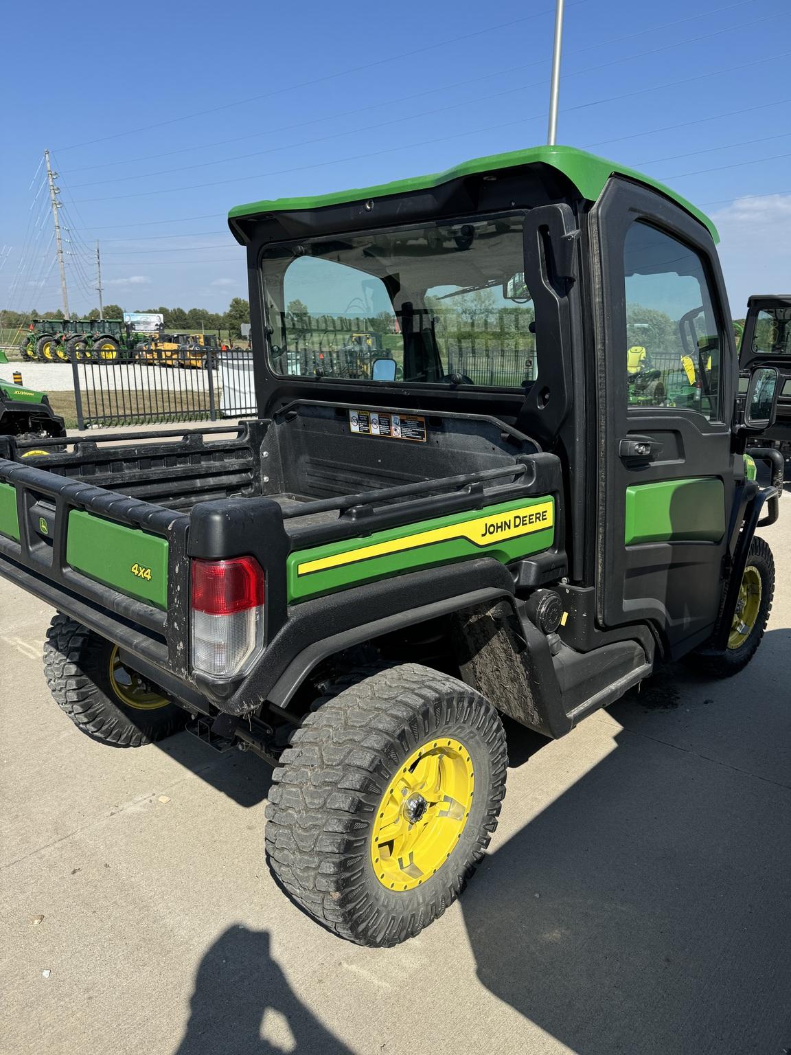 2022 John Deere XUV 835R Image