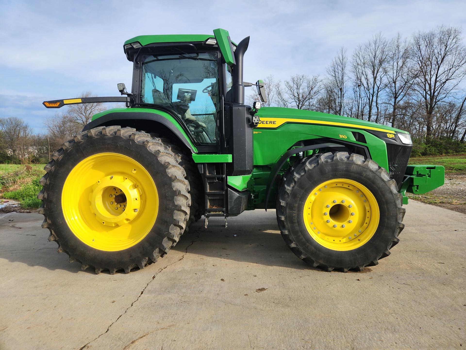 2024 John Deere 8R 310 Image