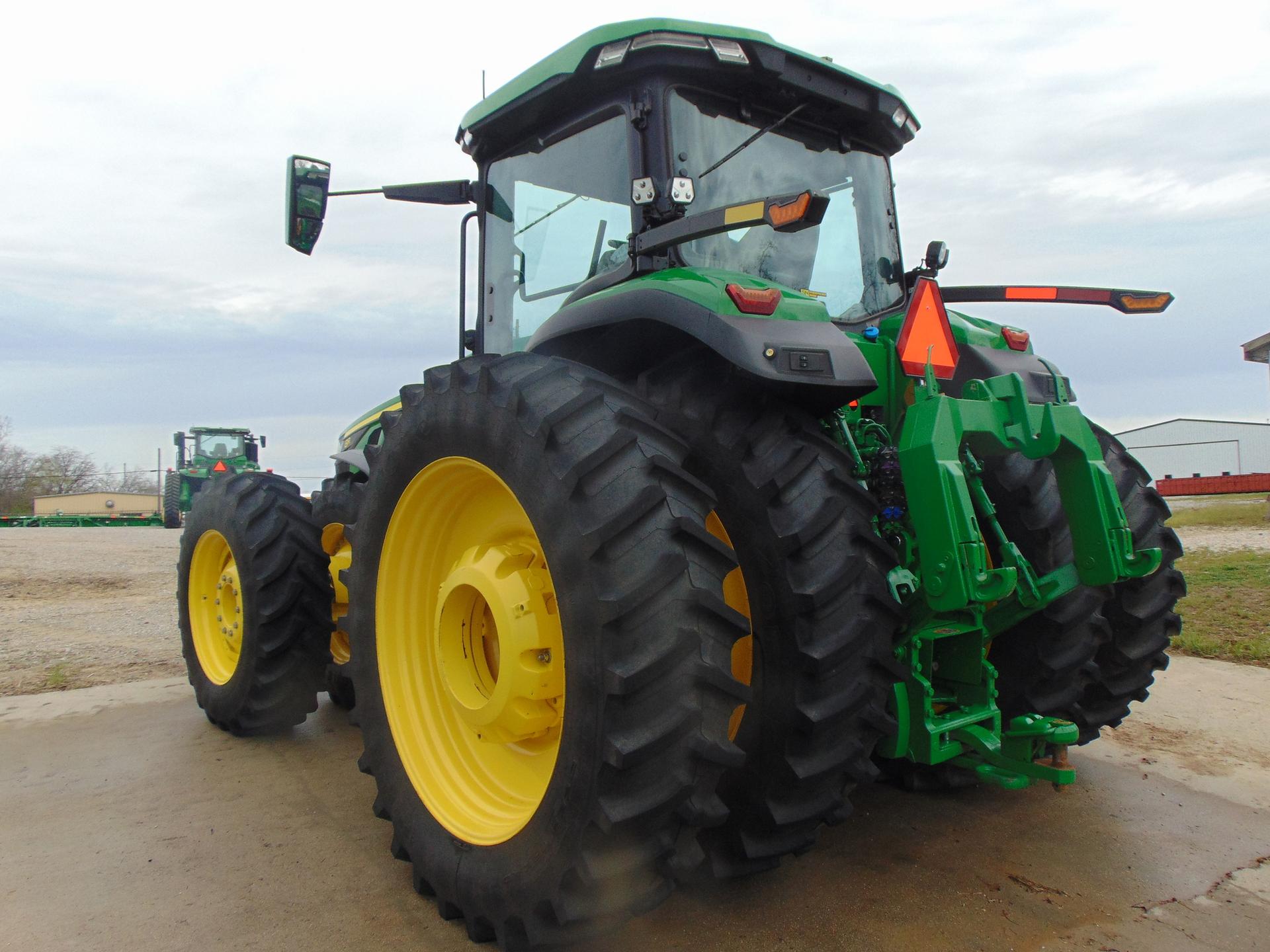 2024 John Deere 8R 310 Image
