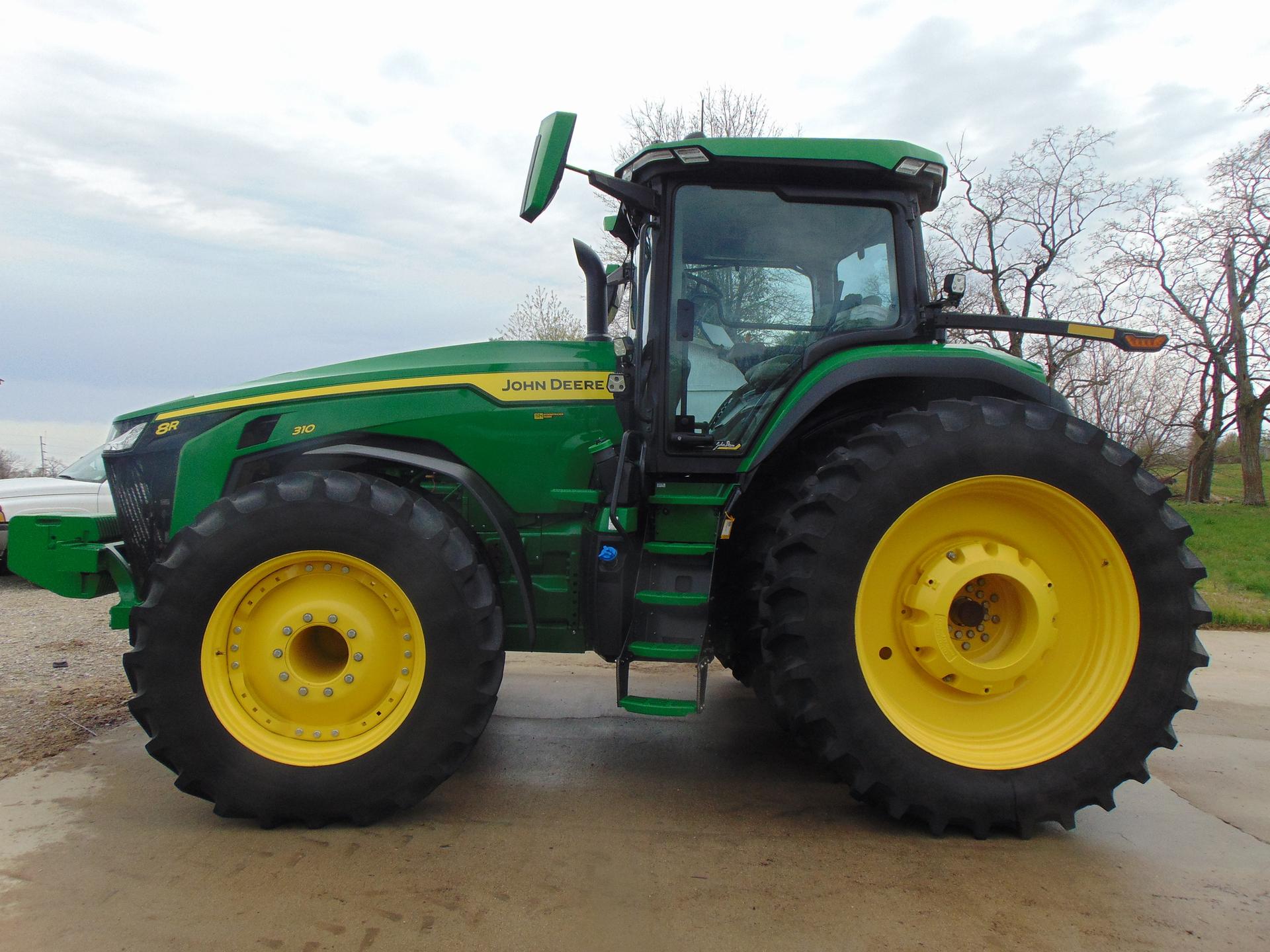 2024 John Deere 8R 310 Image