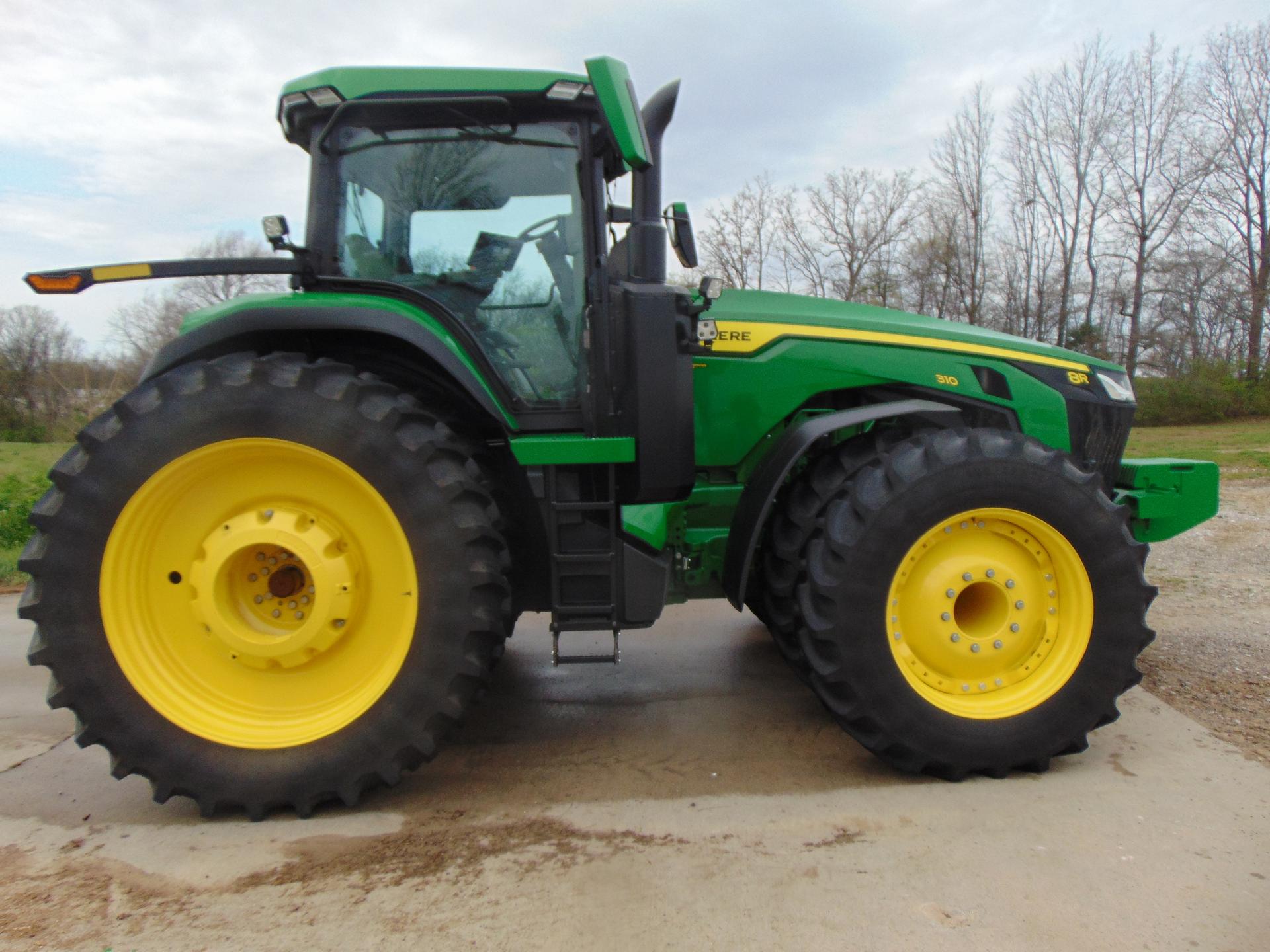 2024 John Deere 8R 310 Image