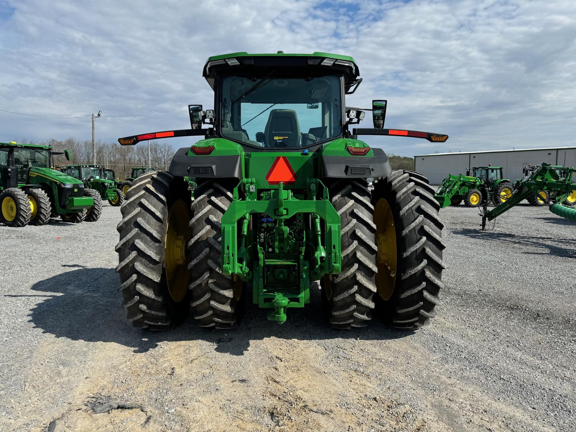 2024 John Deere 8R 250 Image