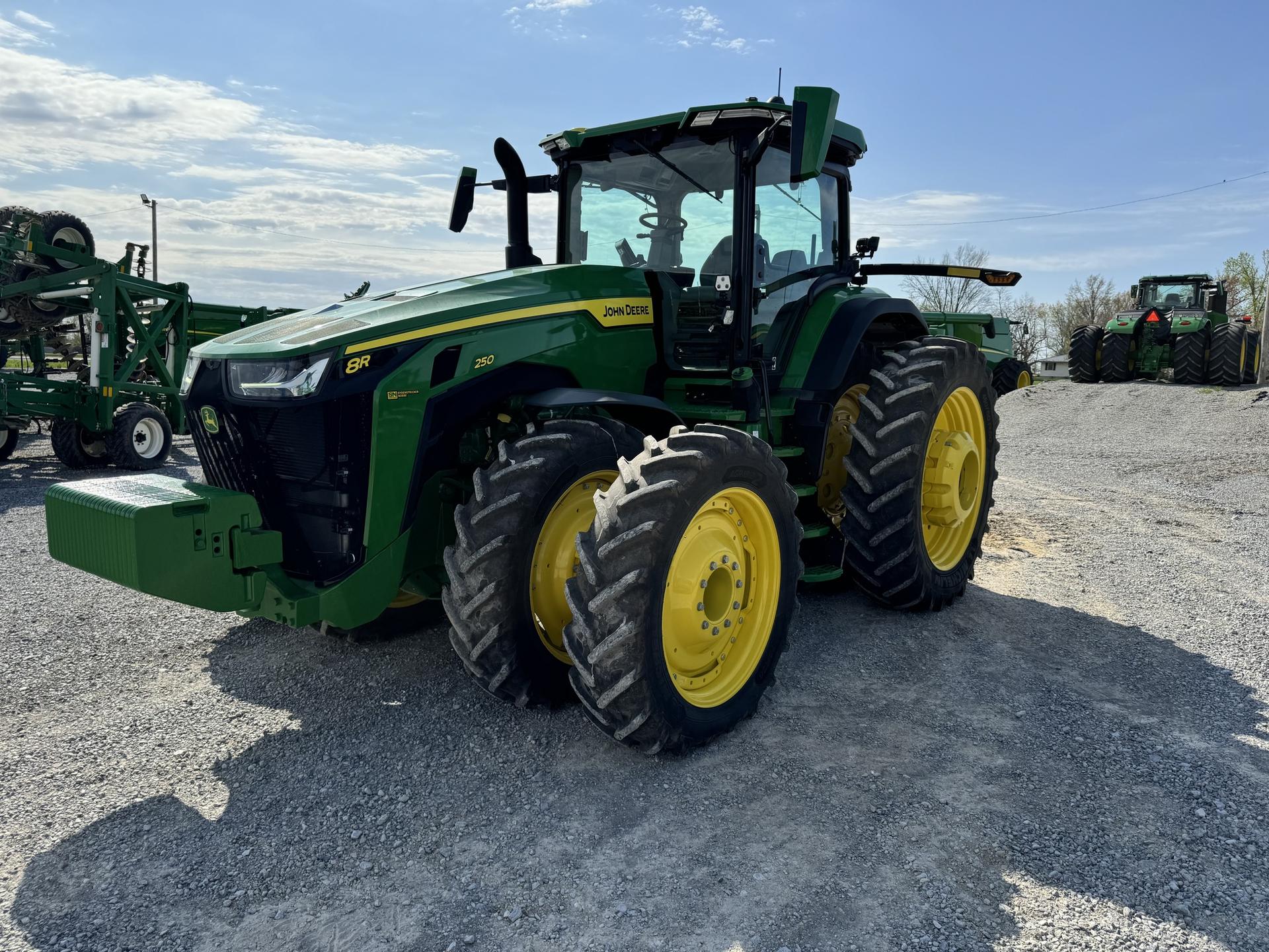 2024 John Deere 8R 250 Image