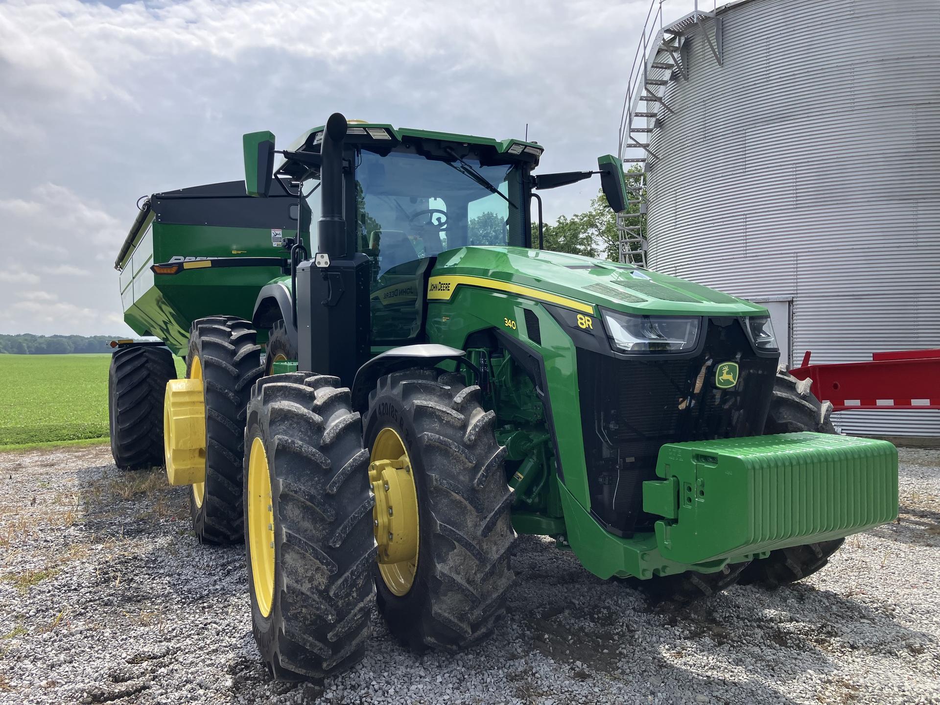 2024 John Deere 8R 340 Image
