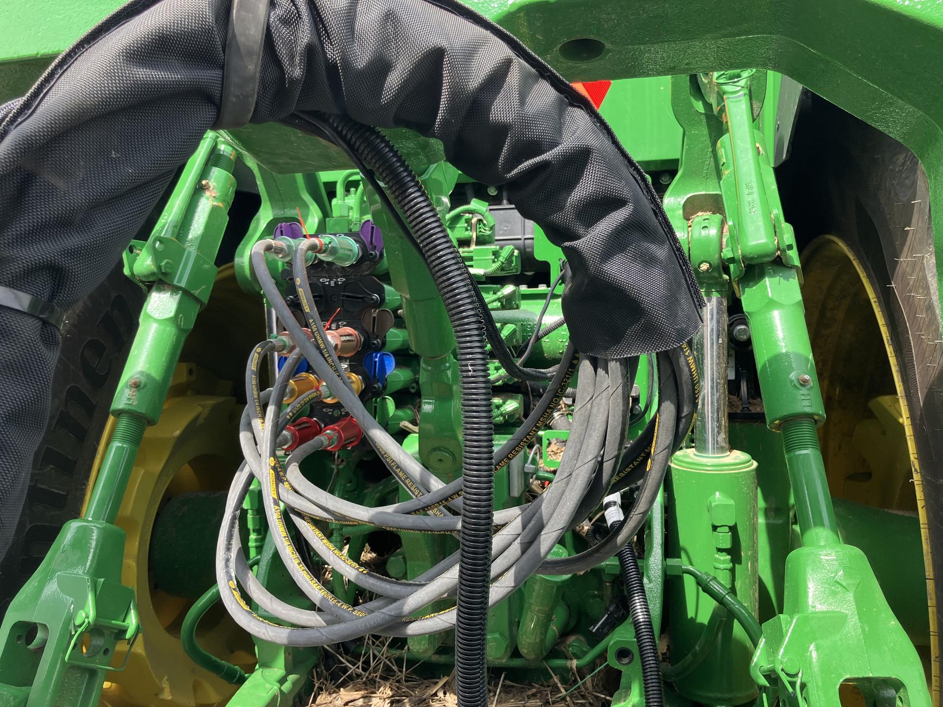 2024 John Deere 8R 340 Image