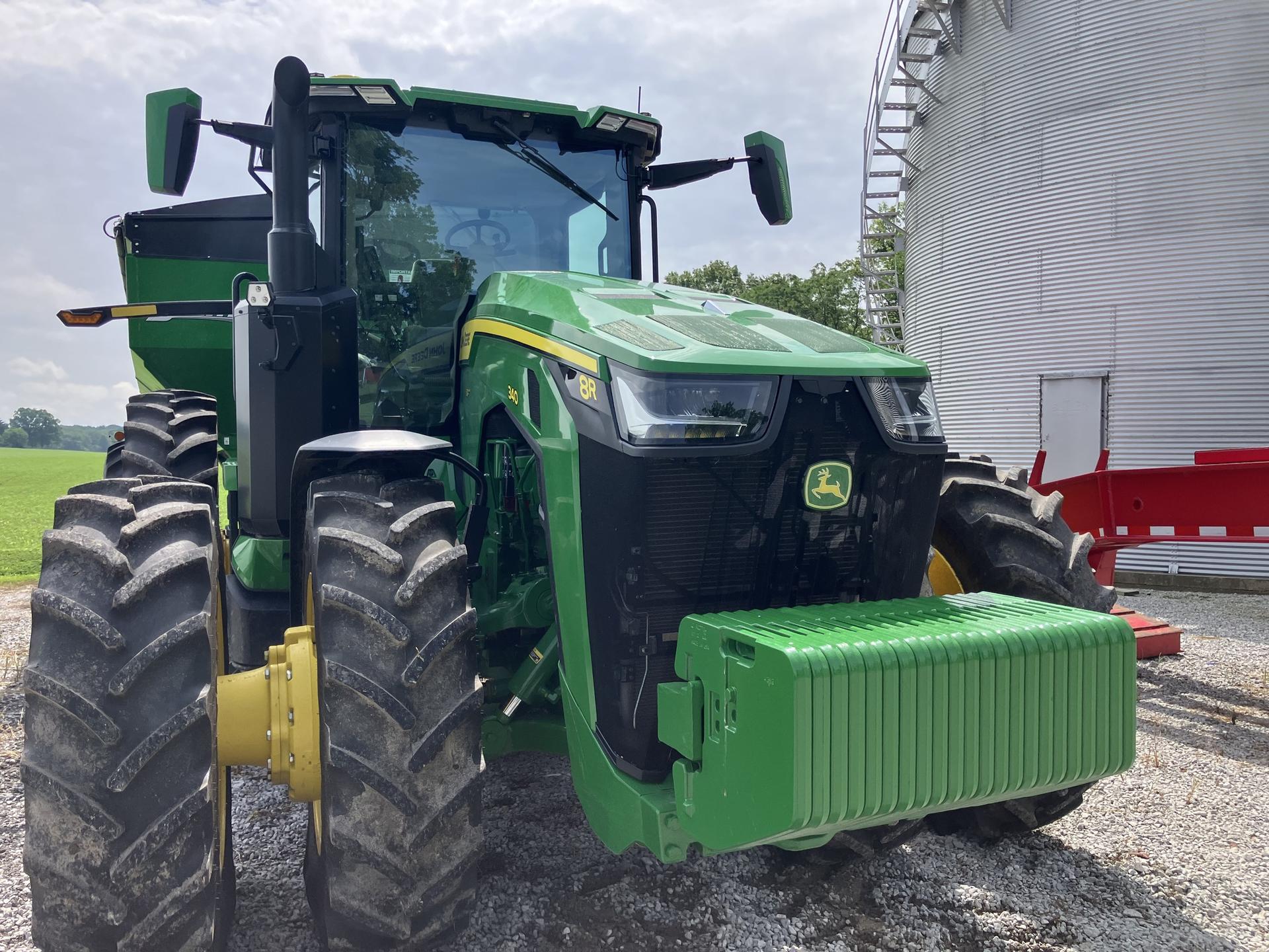 2024 John Deere 8R 340 Image