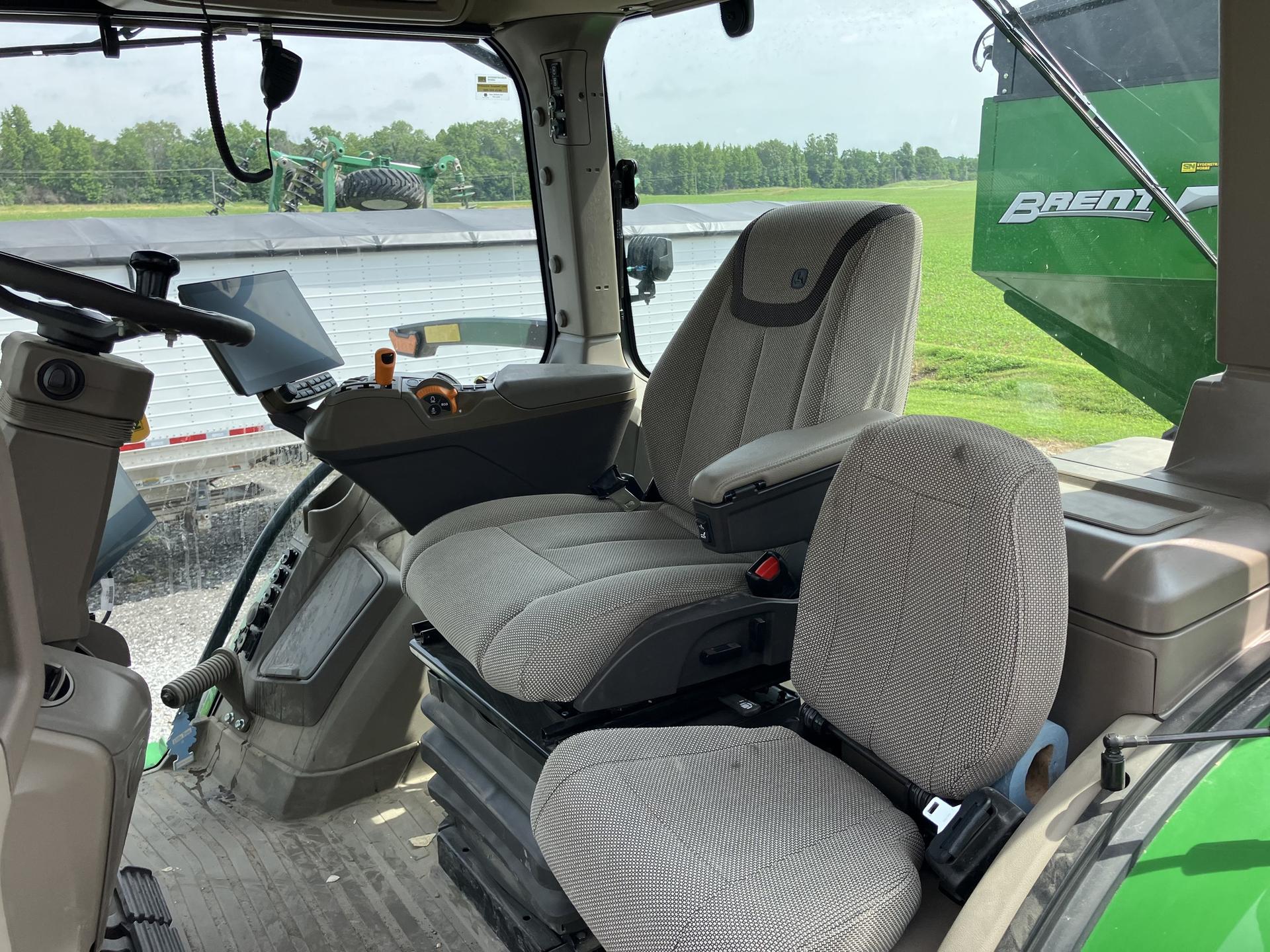 2024 John Deere 8R 340 Image