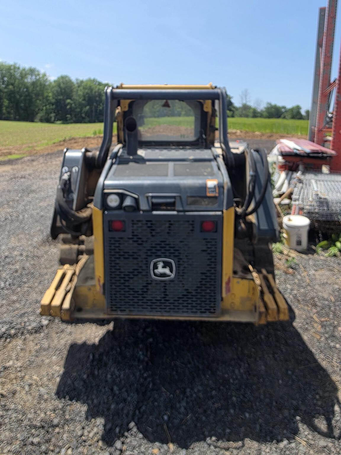 2021 John Deere 325G Image