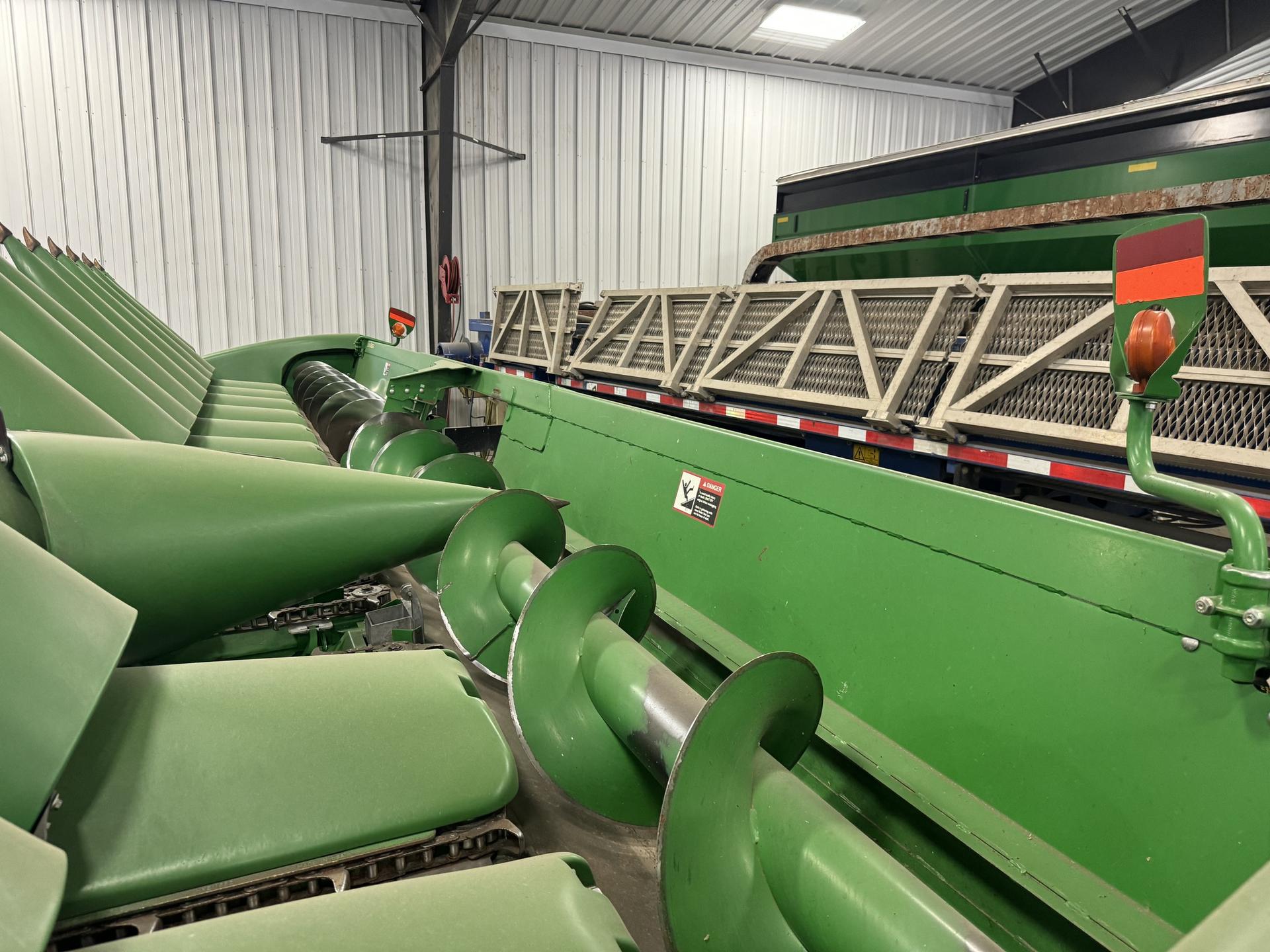 2009 John Deere 612C Image