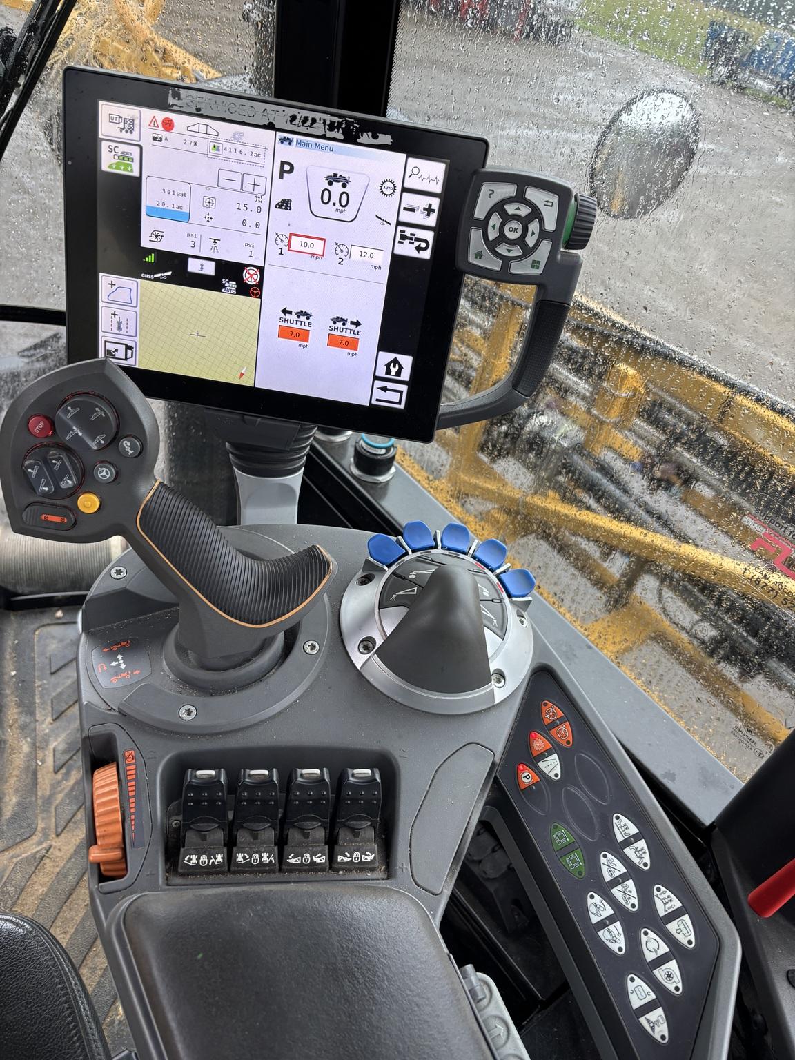 2019 RoGator RG1100C Image