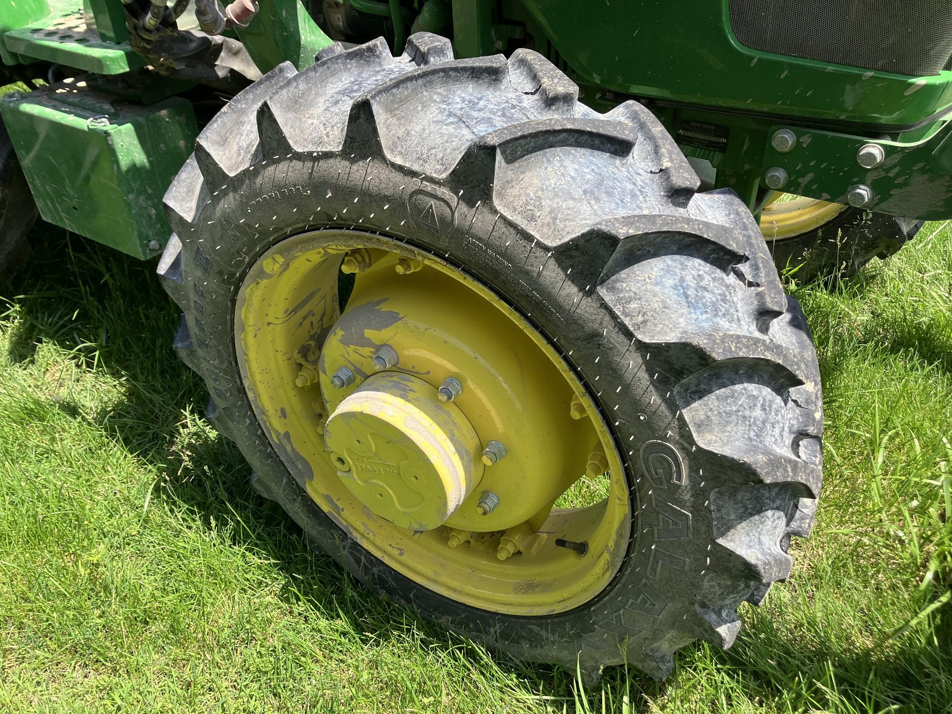 2022 John Deere 5055E Image