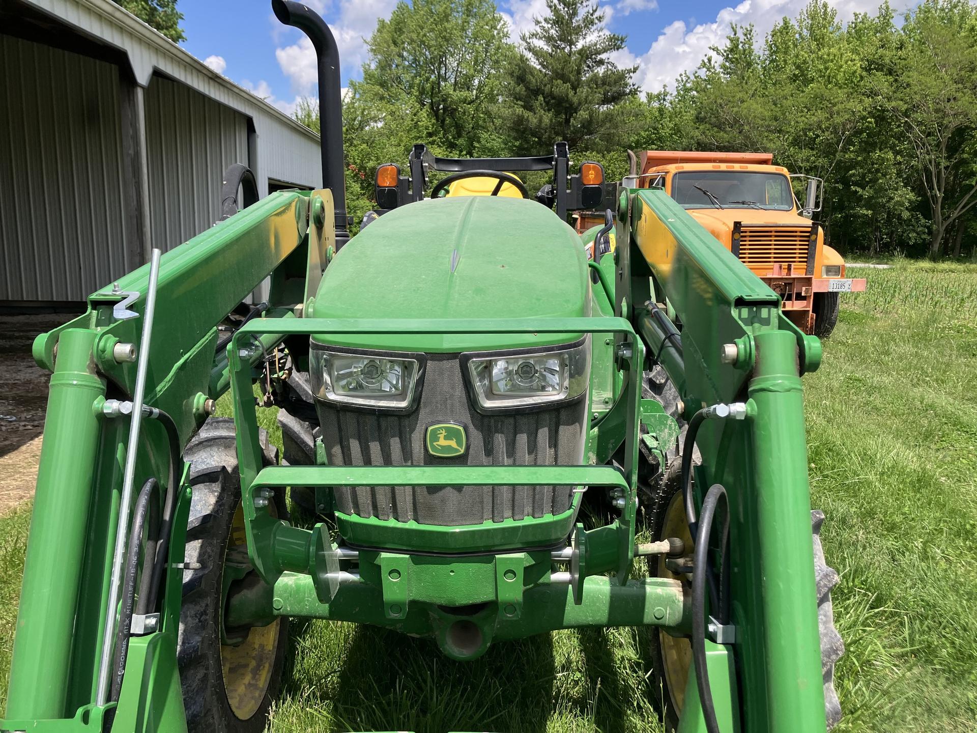 2022 John Deere 5055E Image